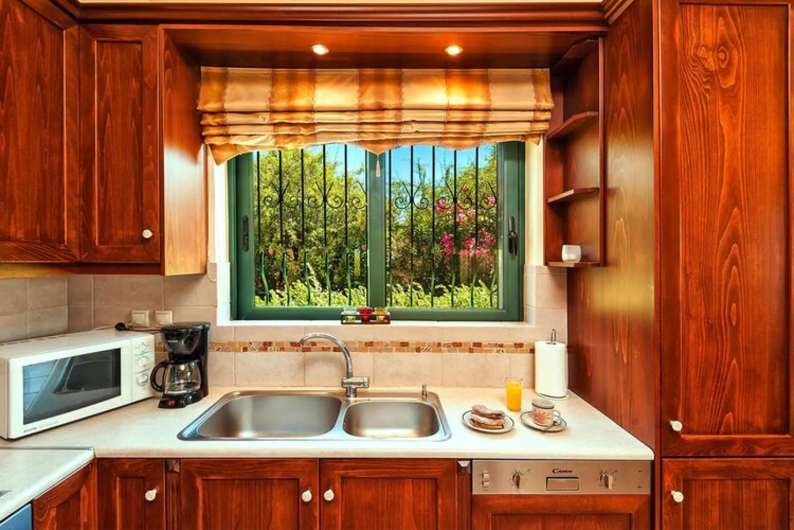 Villa Valia Galatas-Keuken