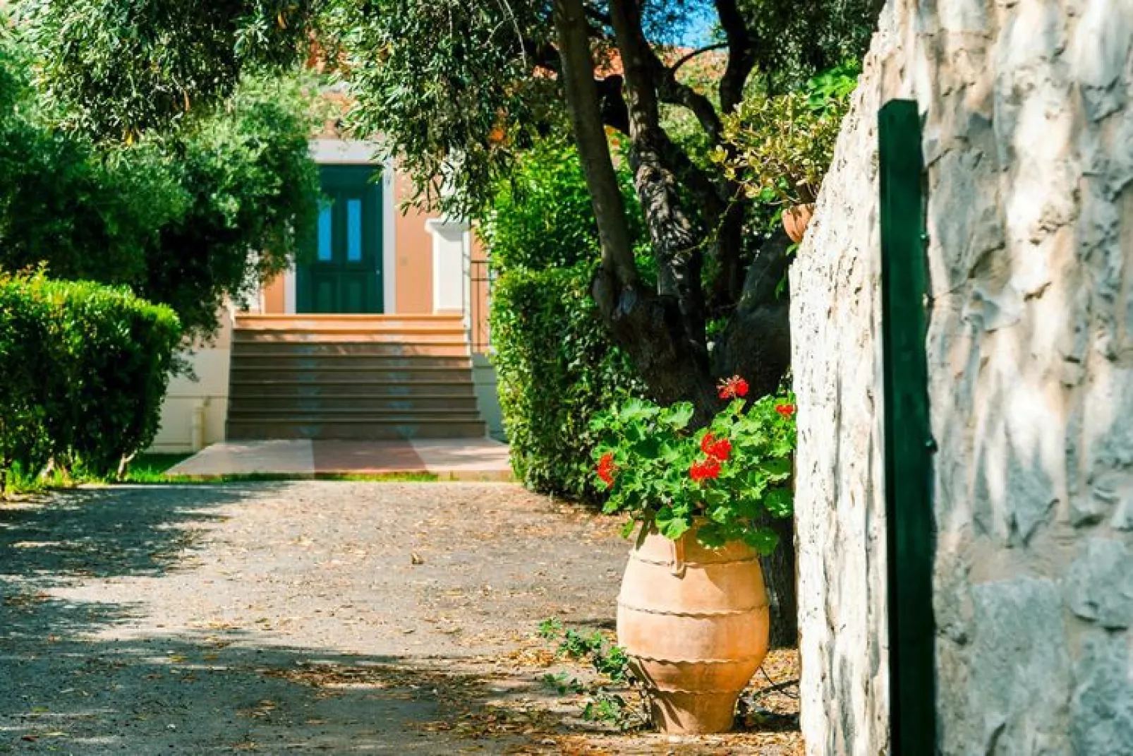 Villa Marina GalatasVilla Marina-Tuinen zomer