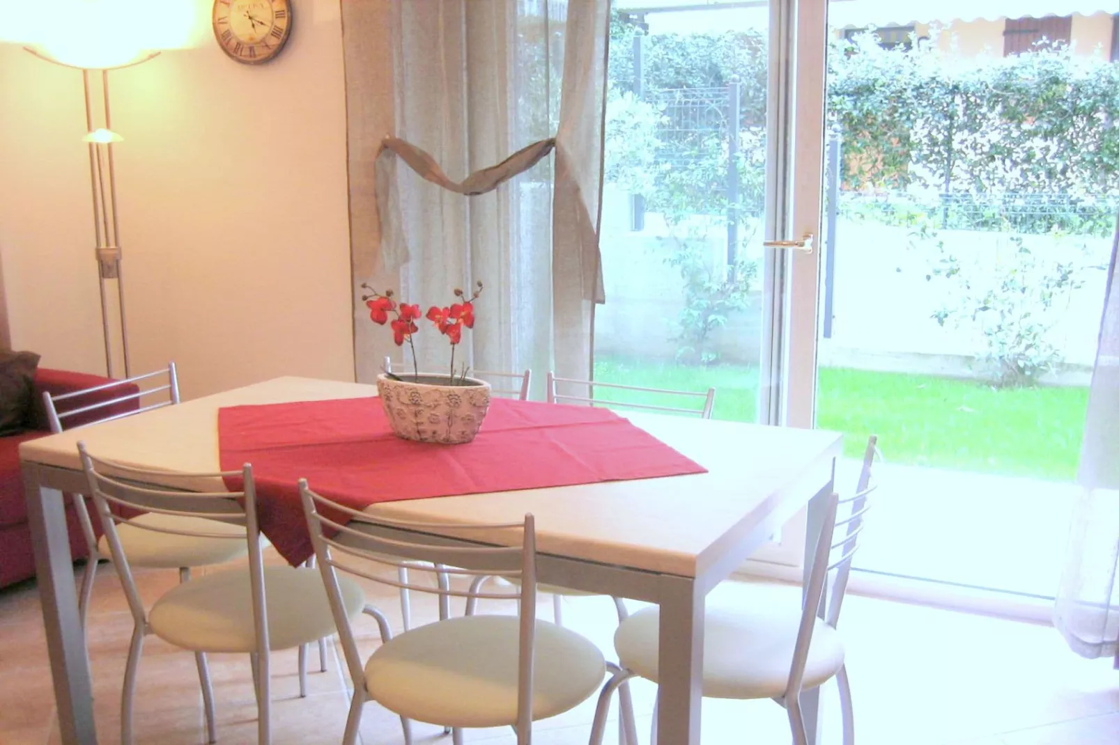 Madonnina A Due-Eetkamer