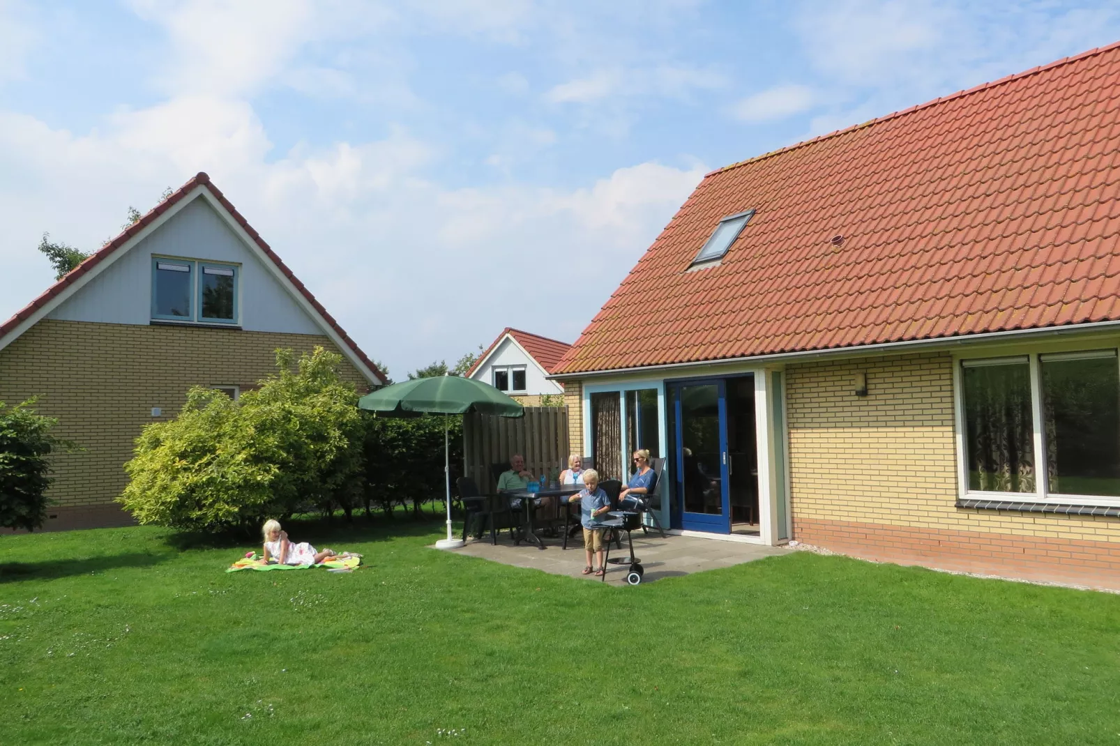 Villavakantiepark IJsselhof 6-Tuinen zomer