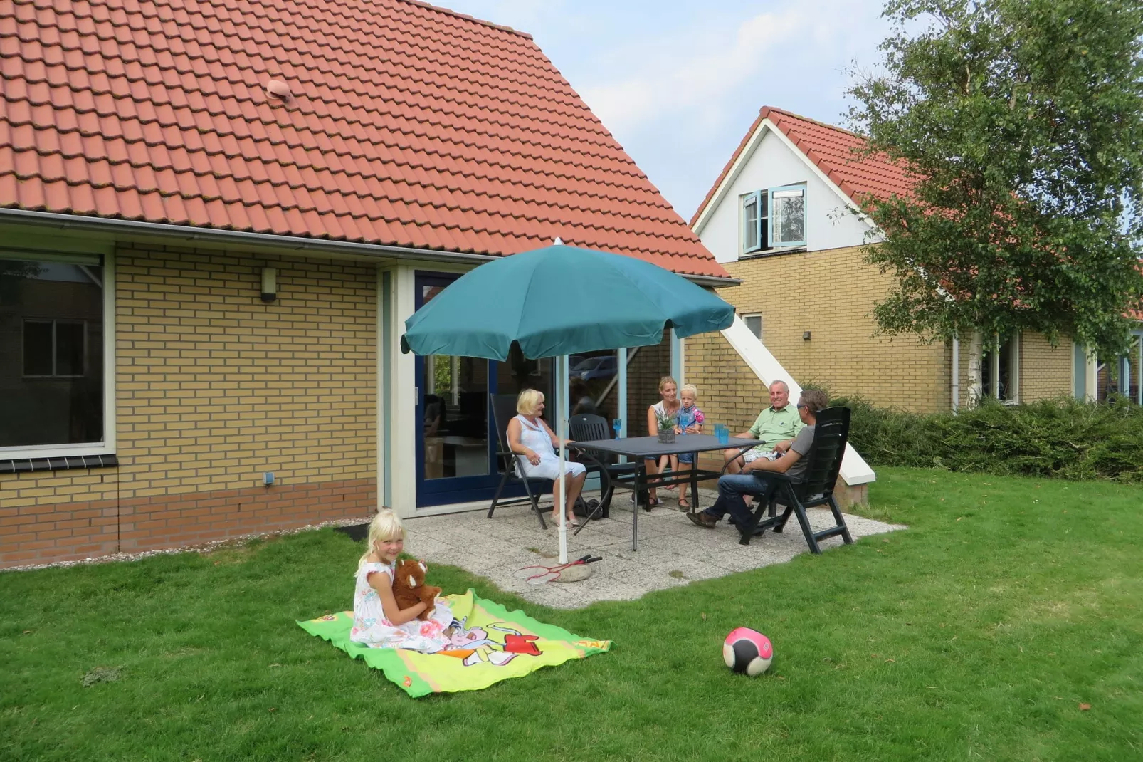 Villavakantiepark IJsselhof 6-Tuinen zomer