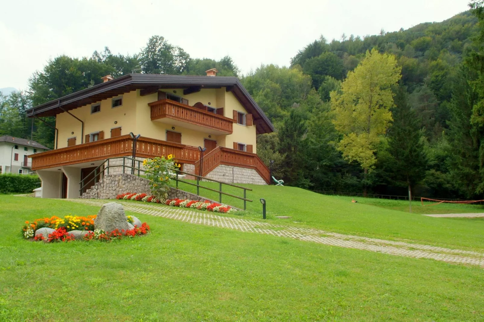 Villa Etti Trilo - Fronte Lago-Tuinen zomer