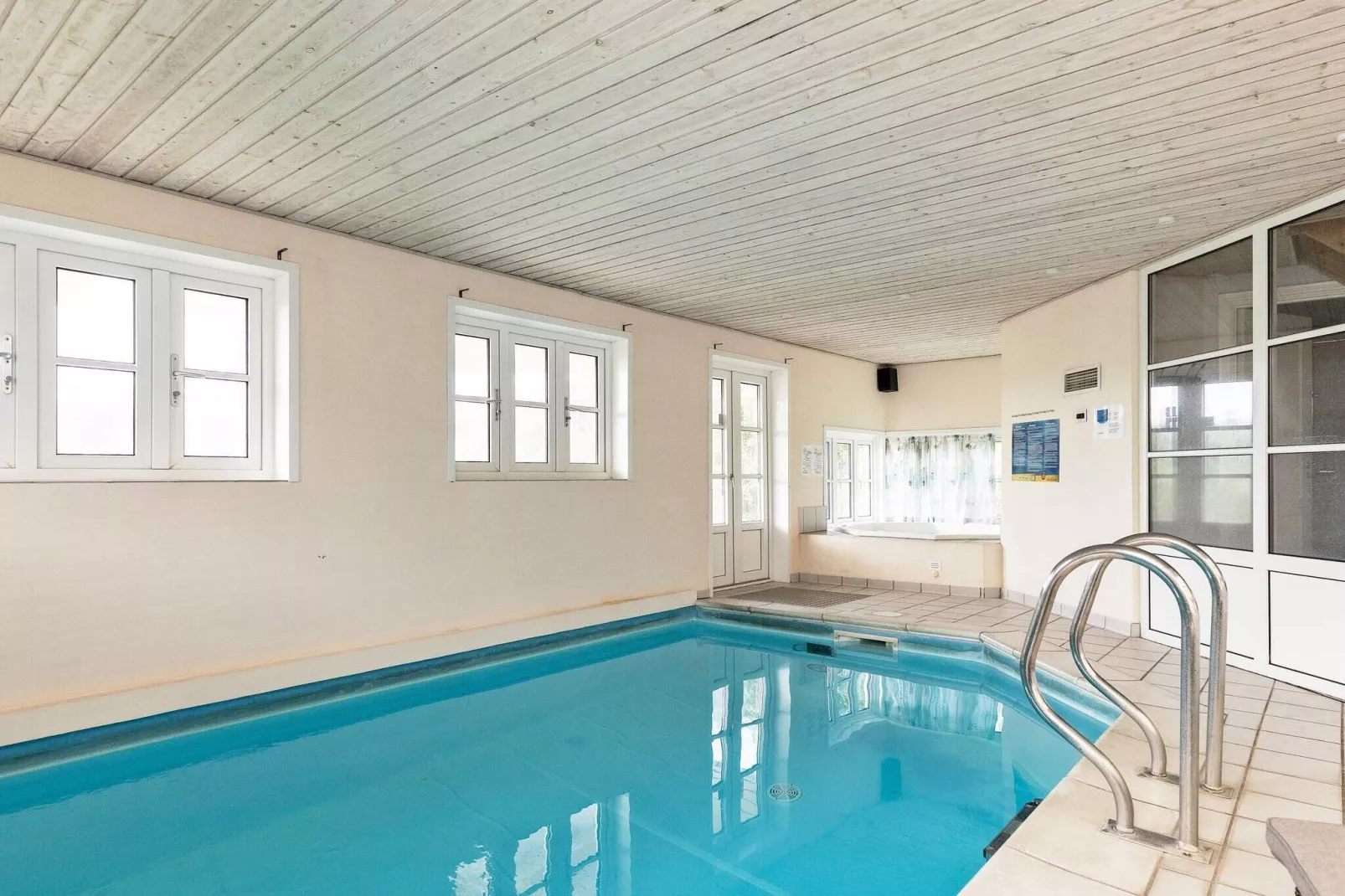 Prachtig vakantiehuis in Blåvand met een privézwembad-Zwembad