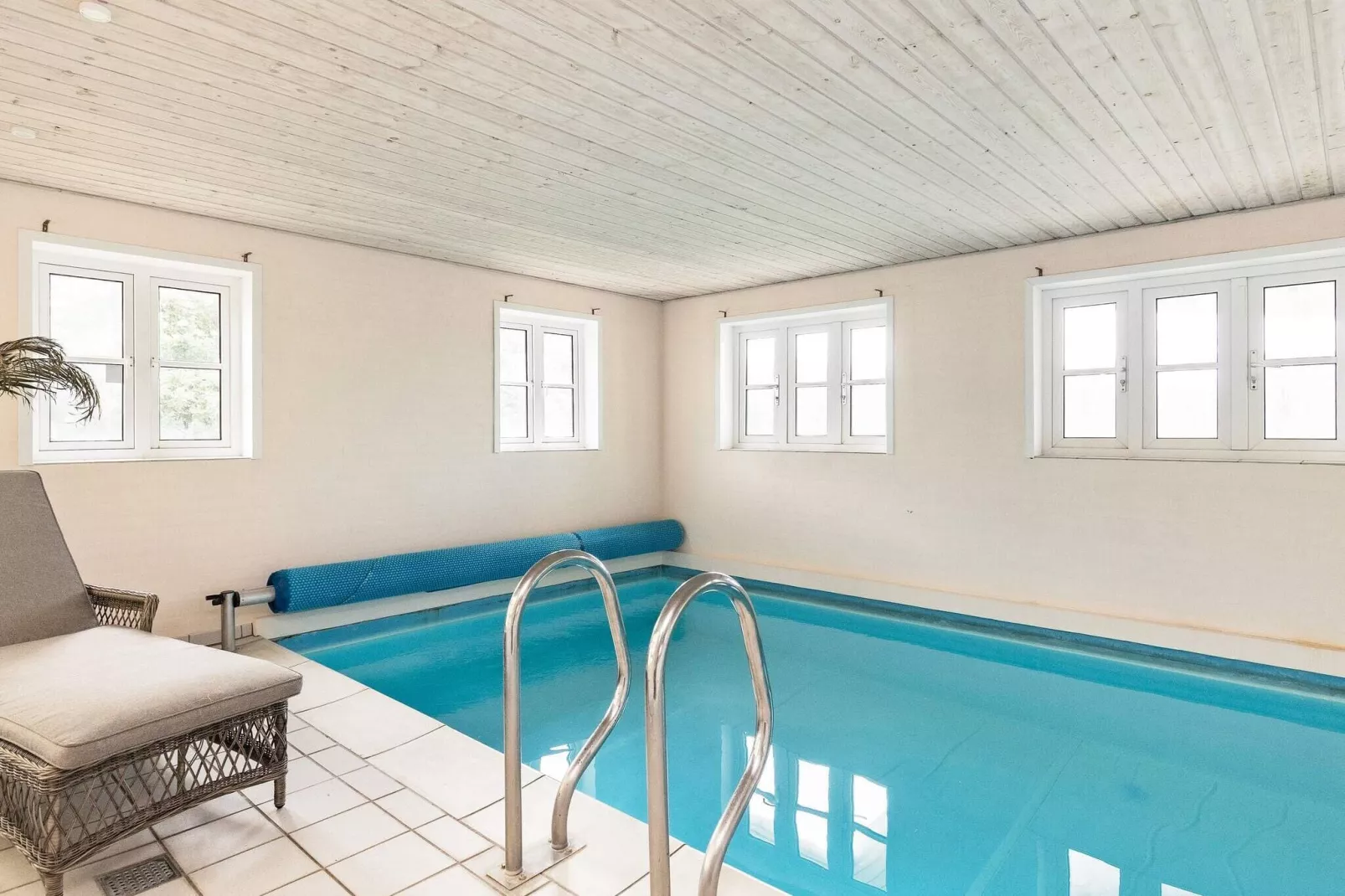 Prachtig vakantiehuis in Blåvand met een privézwembad-Zwembad