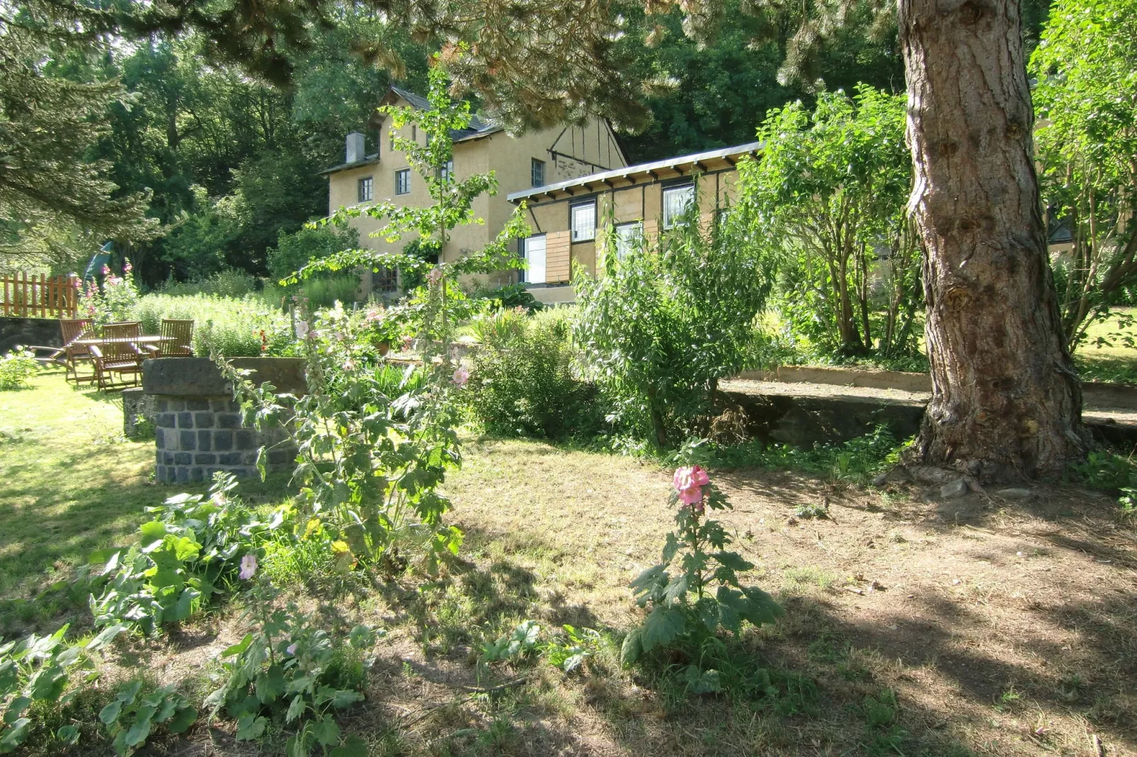 Kaifenheimer Mühle 2-Tuinen zomer