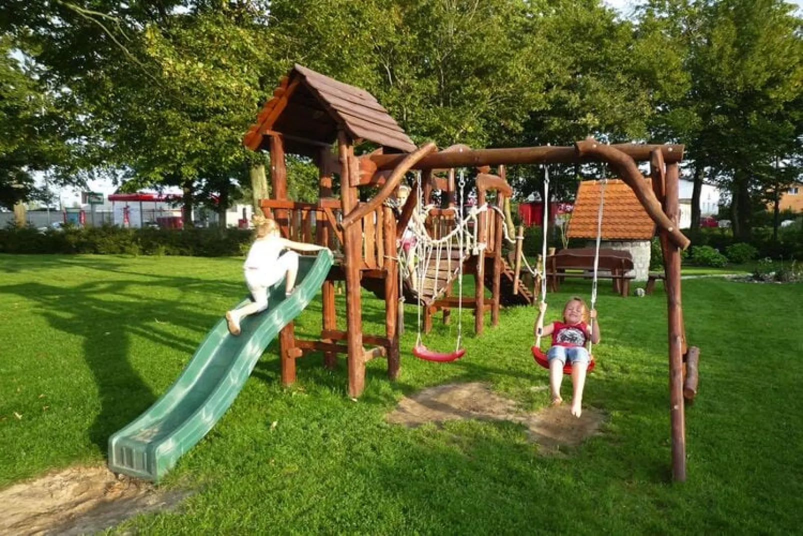 Apartament Darłowo-Tuinen zomer