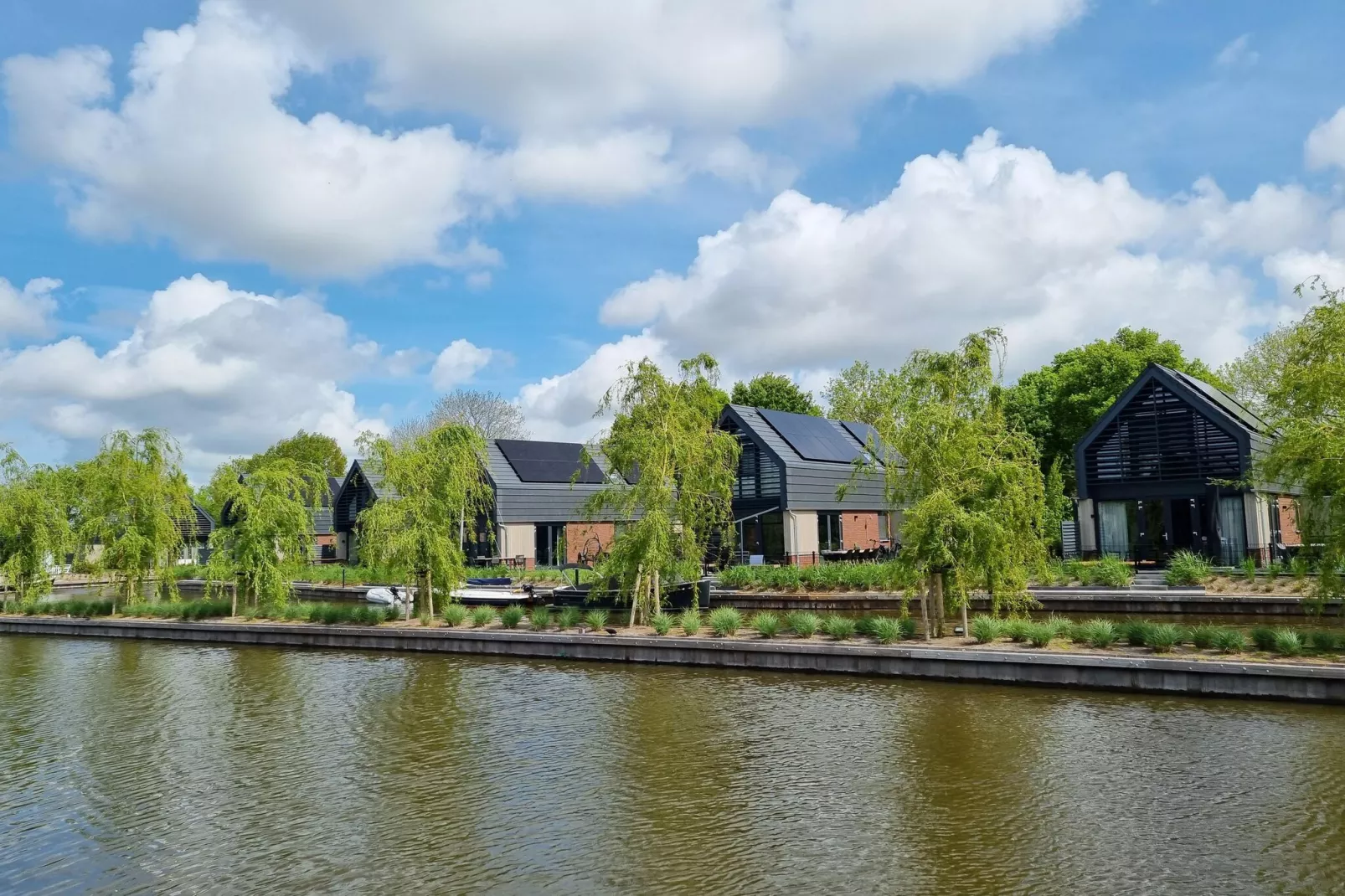 Watervilla Ien-Uitzicht zomer