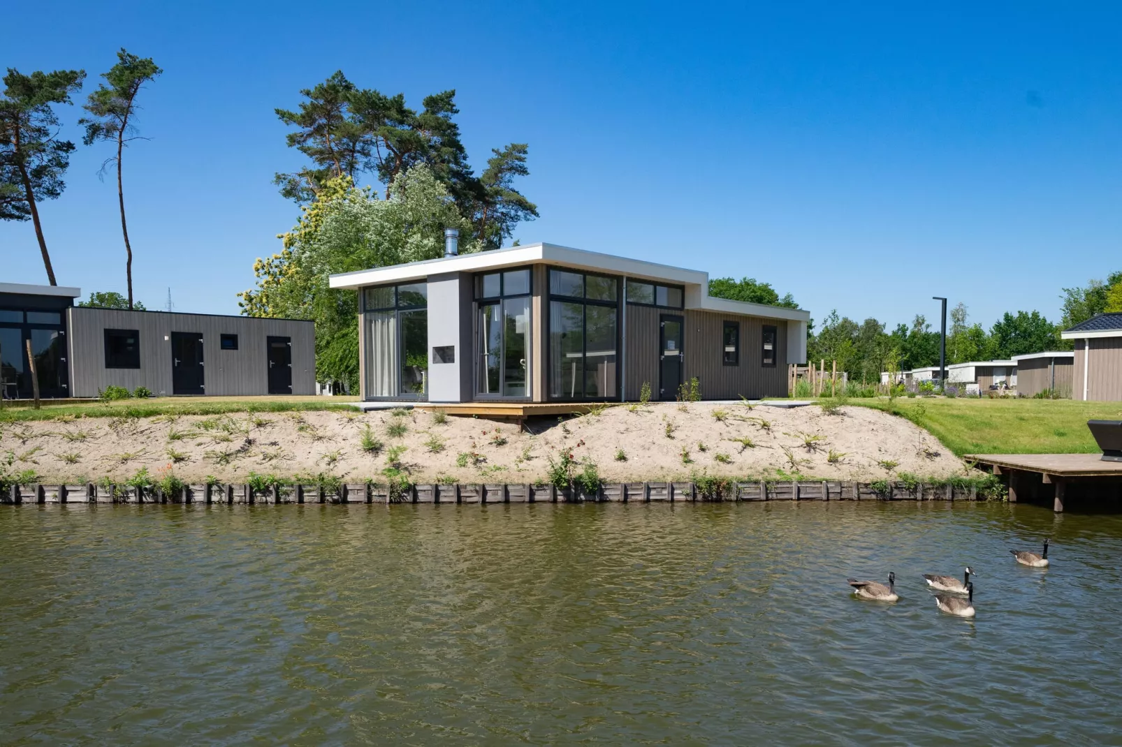 Resort Zilverstrand 8-Buitenkant zomer