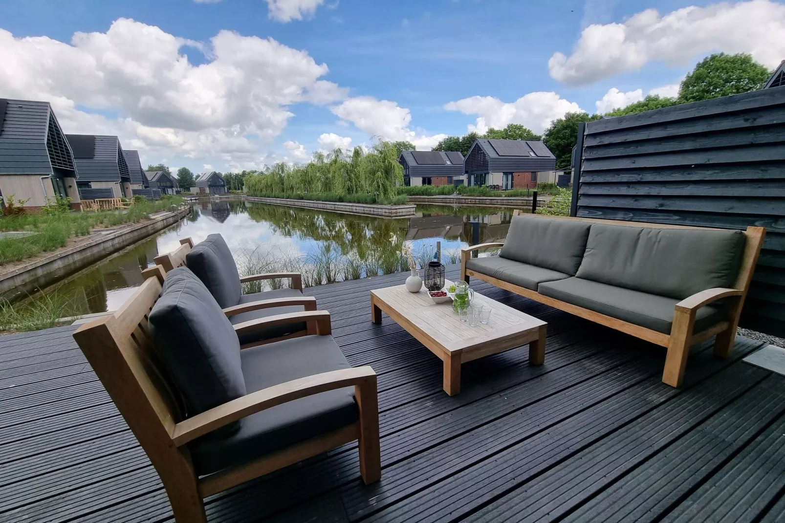 Watervilla Njoggen-Terrasbalkon