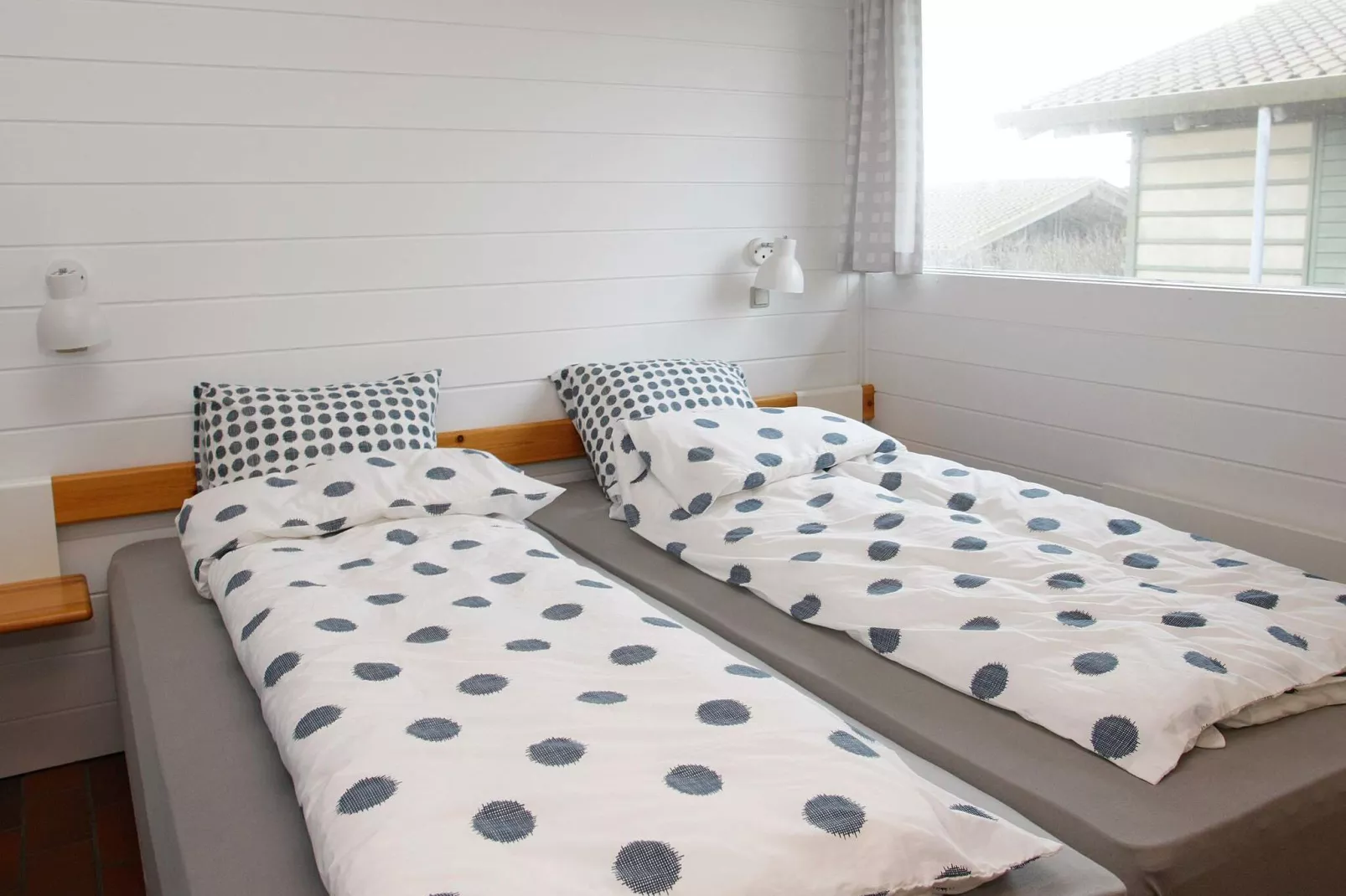 A-3½ room,renovated,close to beach-Binnen