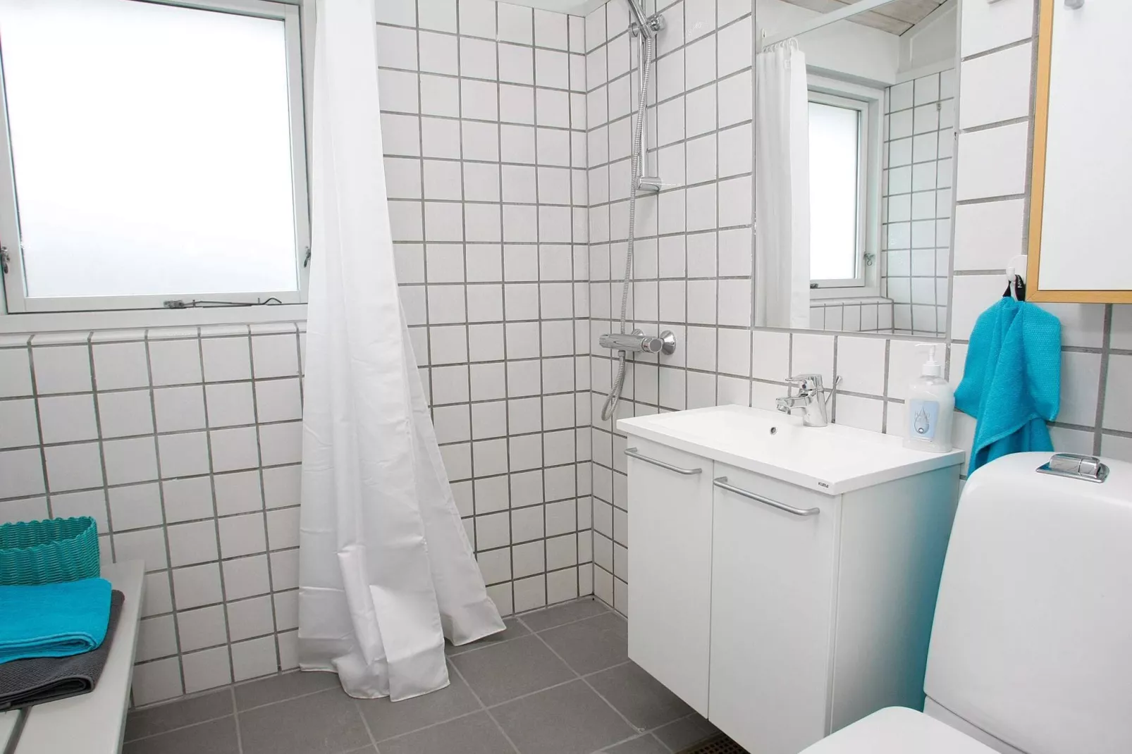 A-3½ room,renovated,close to beach-Binnen