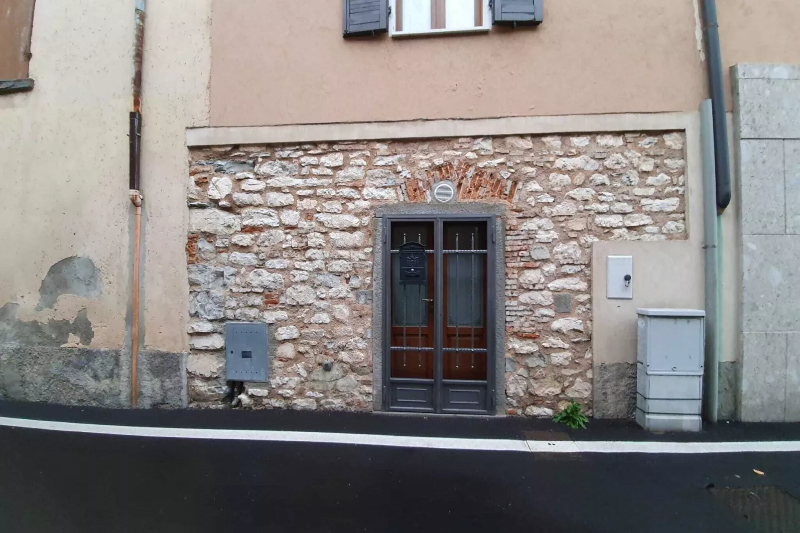 Casa in corte a pochi passi dal lago-Hal-ontvangst