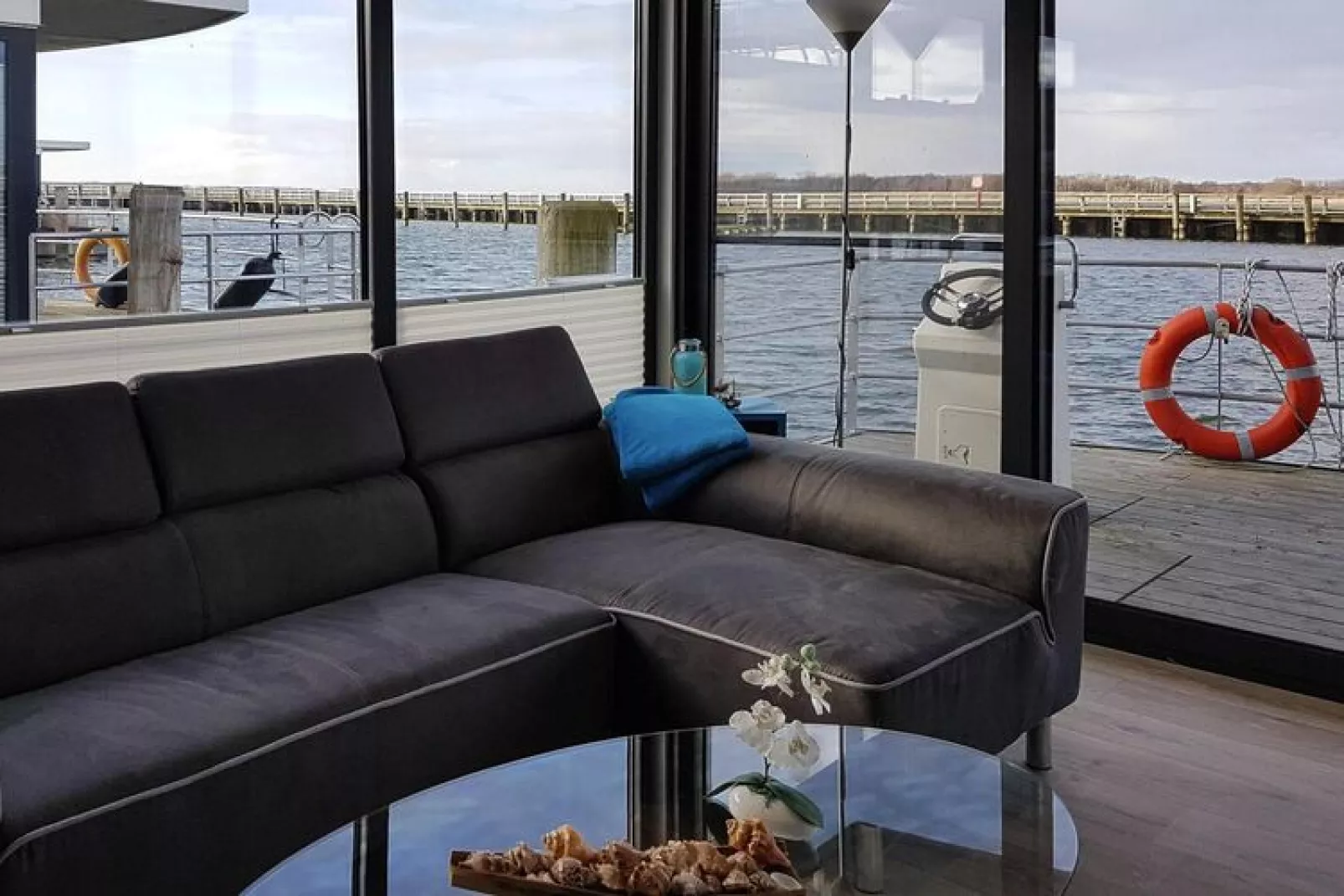 Houseboat Floating House "Leni", Ribnitz-Damgarten-Leni-Woonkamer