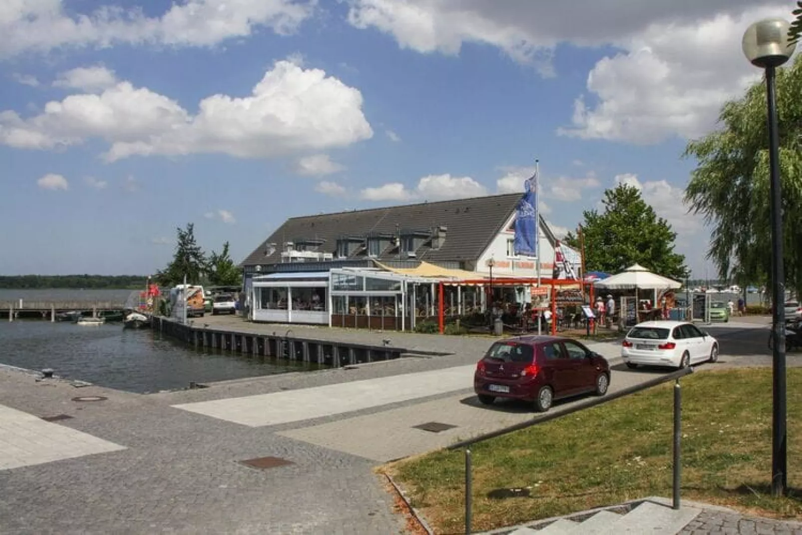 Houseboat Floating House "Leni", Ribnitz-Damgarten-Leni-Gebieden zomer 1km