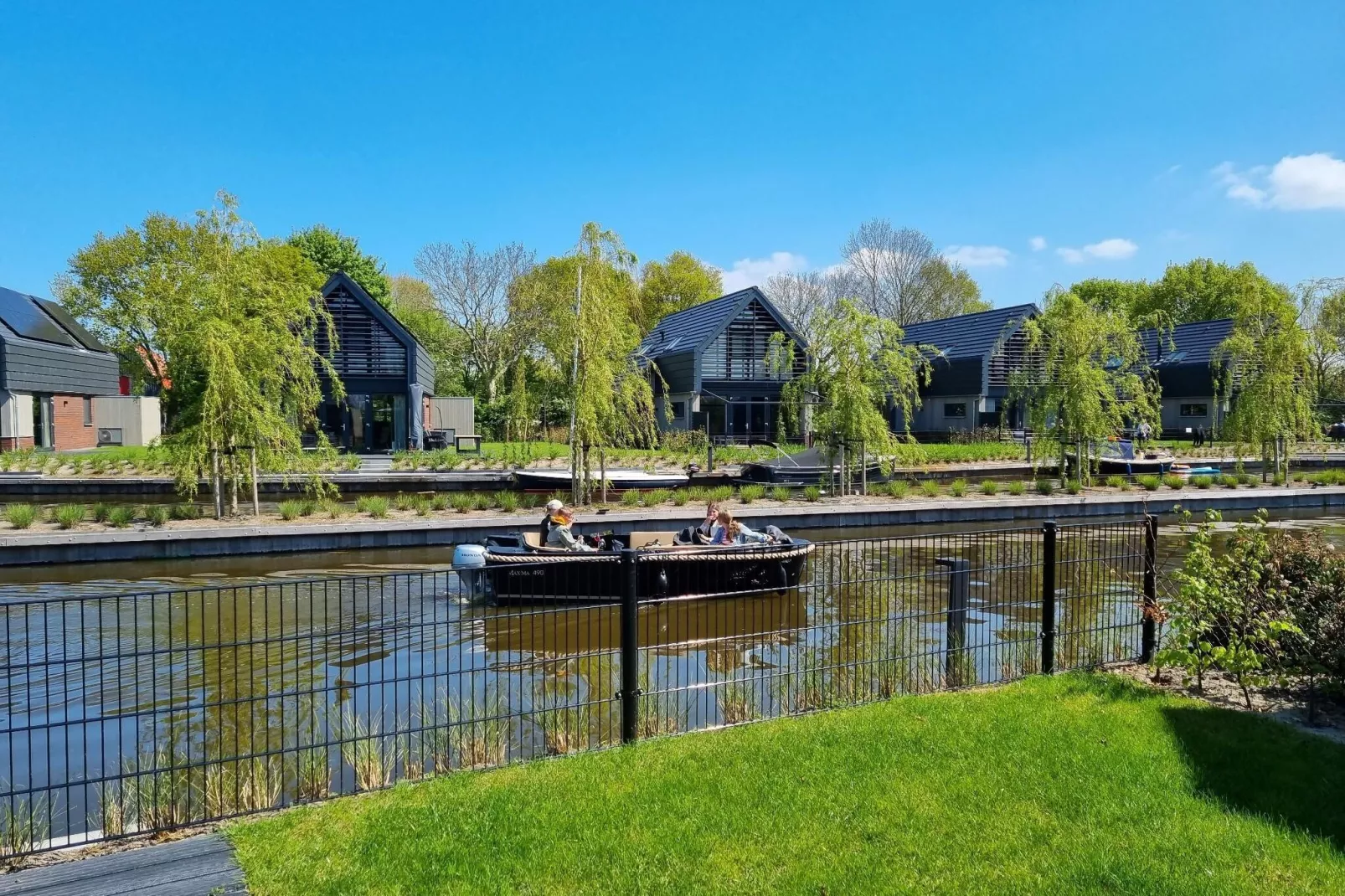 Watervilla Trettjin-Uitzicht zomer