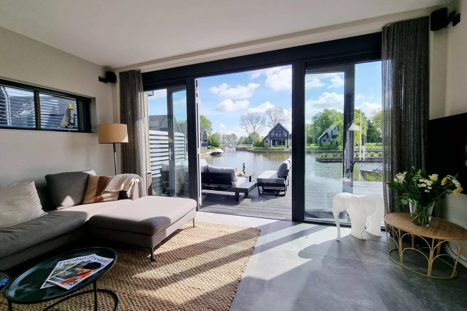 Watervilla Fiiftjin-Woonkamer