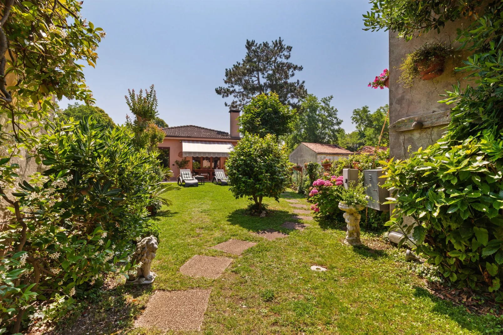 Villa Pratolina agli Alberoni-Tuinen zomer
