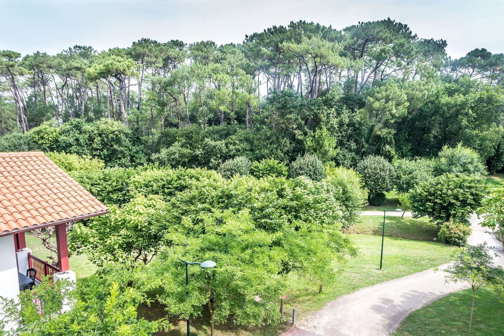Résidence Domaine Iratzia 3-Tuinen zomer