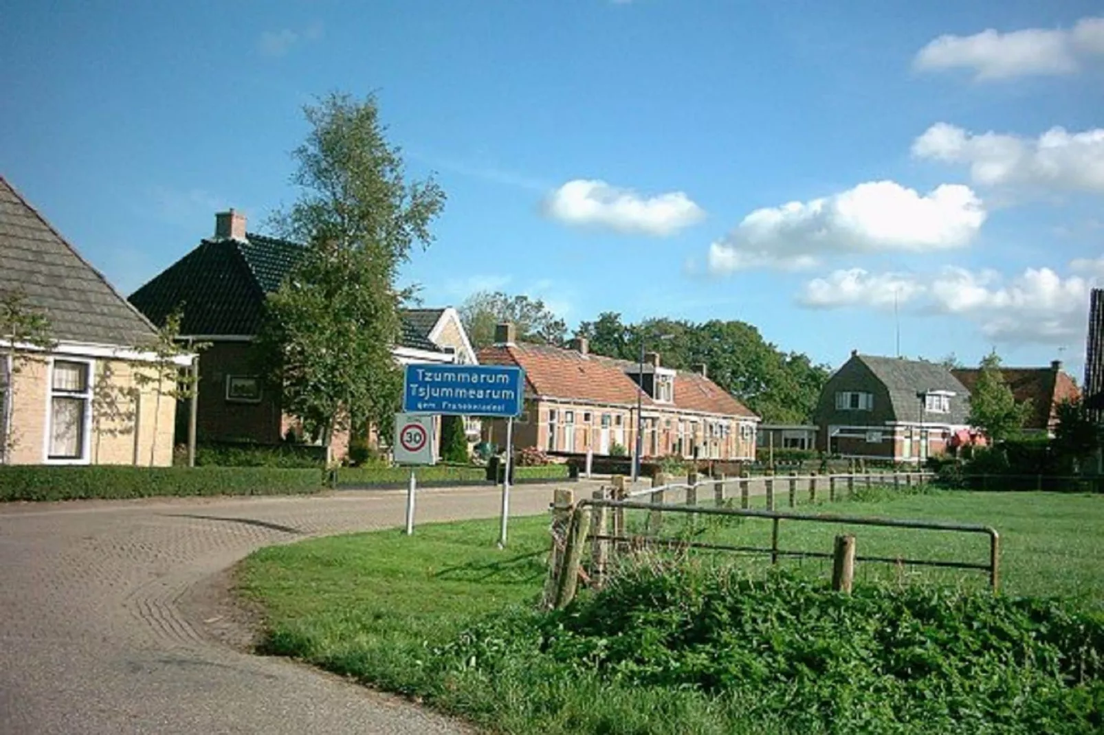 Knus huisje met fijne tuin, gelegen in Friesland-Gebieden zomer 1km