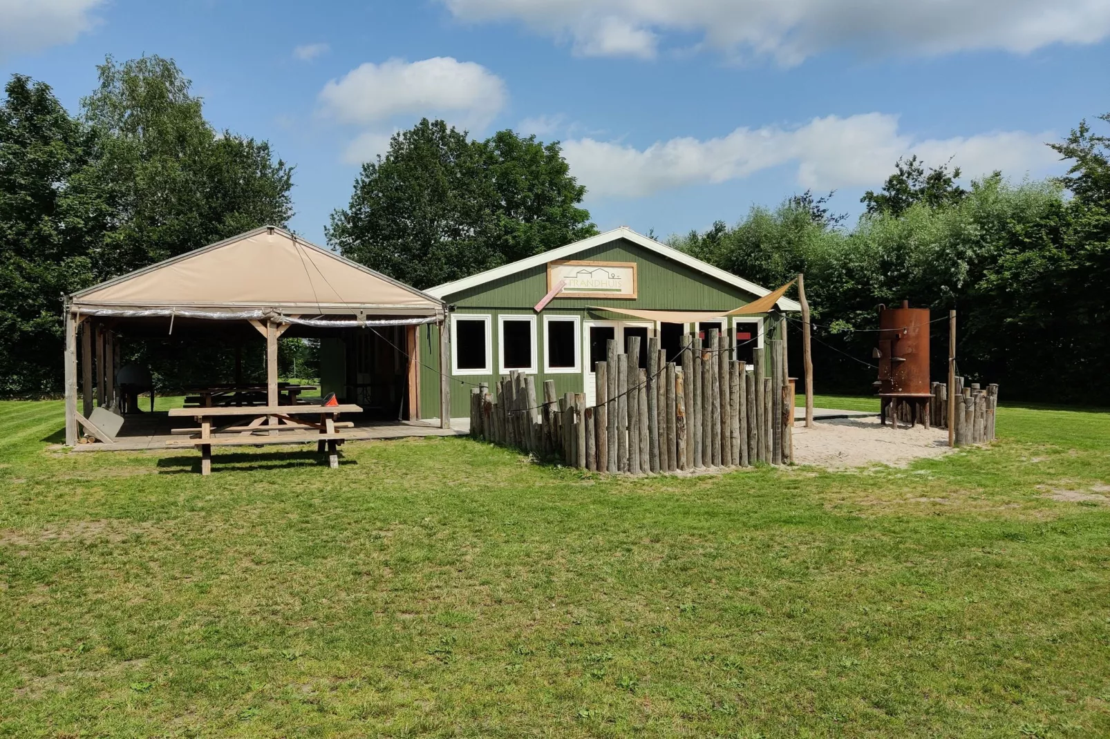 Vakantiepark Eigen Wijze 3-Buitenkant zomer