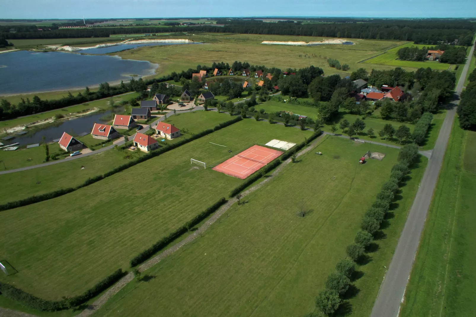 Vakantiepark Eigen Wijze 3-Buitenkant zomer