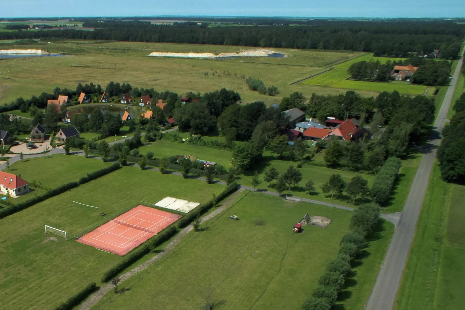 Vakantiepark Eigen Wijze 3-Buitenkant zomer