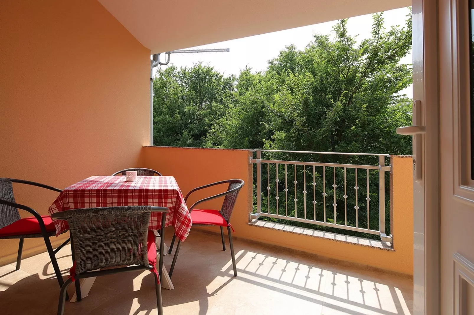 Aparment Sonja 1-Terrasbalkon