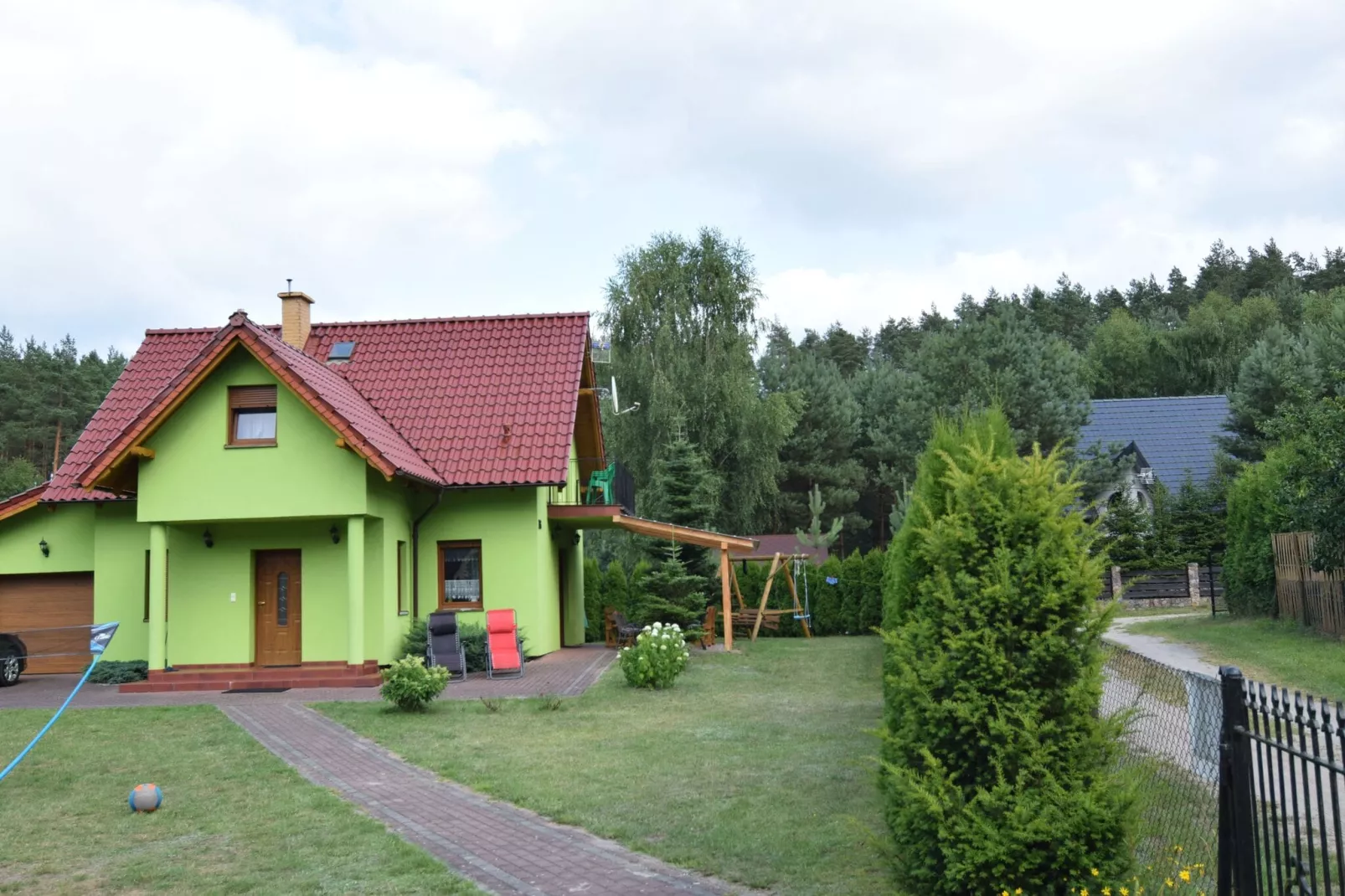 Holiday home in Lakie-Buitenkant zomer