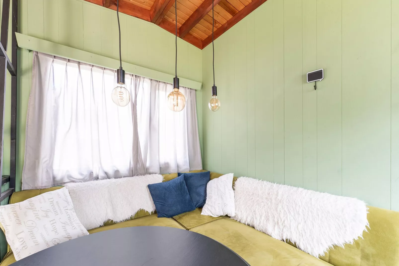 Chalet 't Veentje-Eetkamer