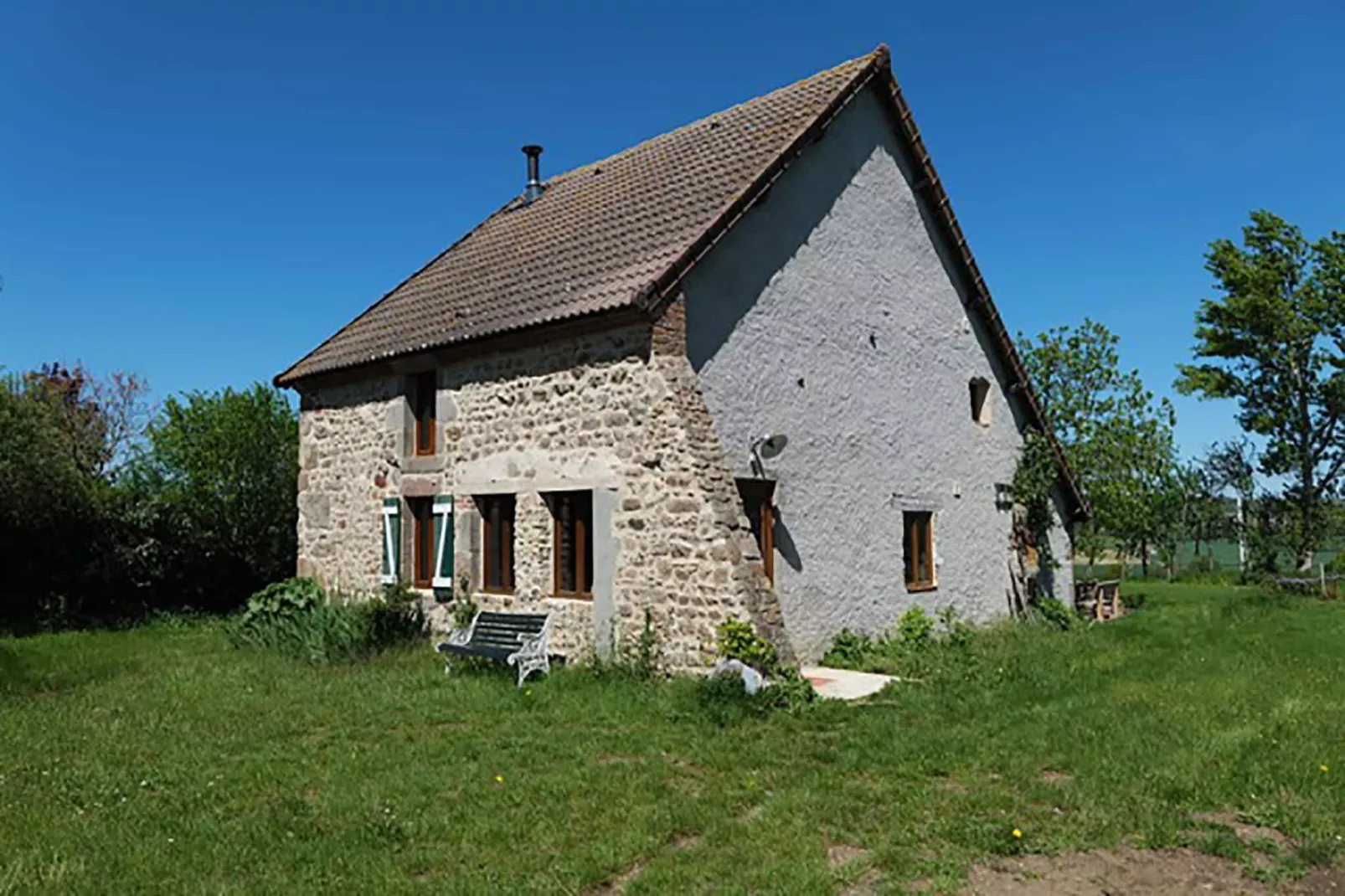 Maison de Charme-Buitenkant zomer