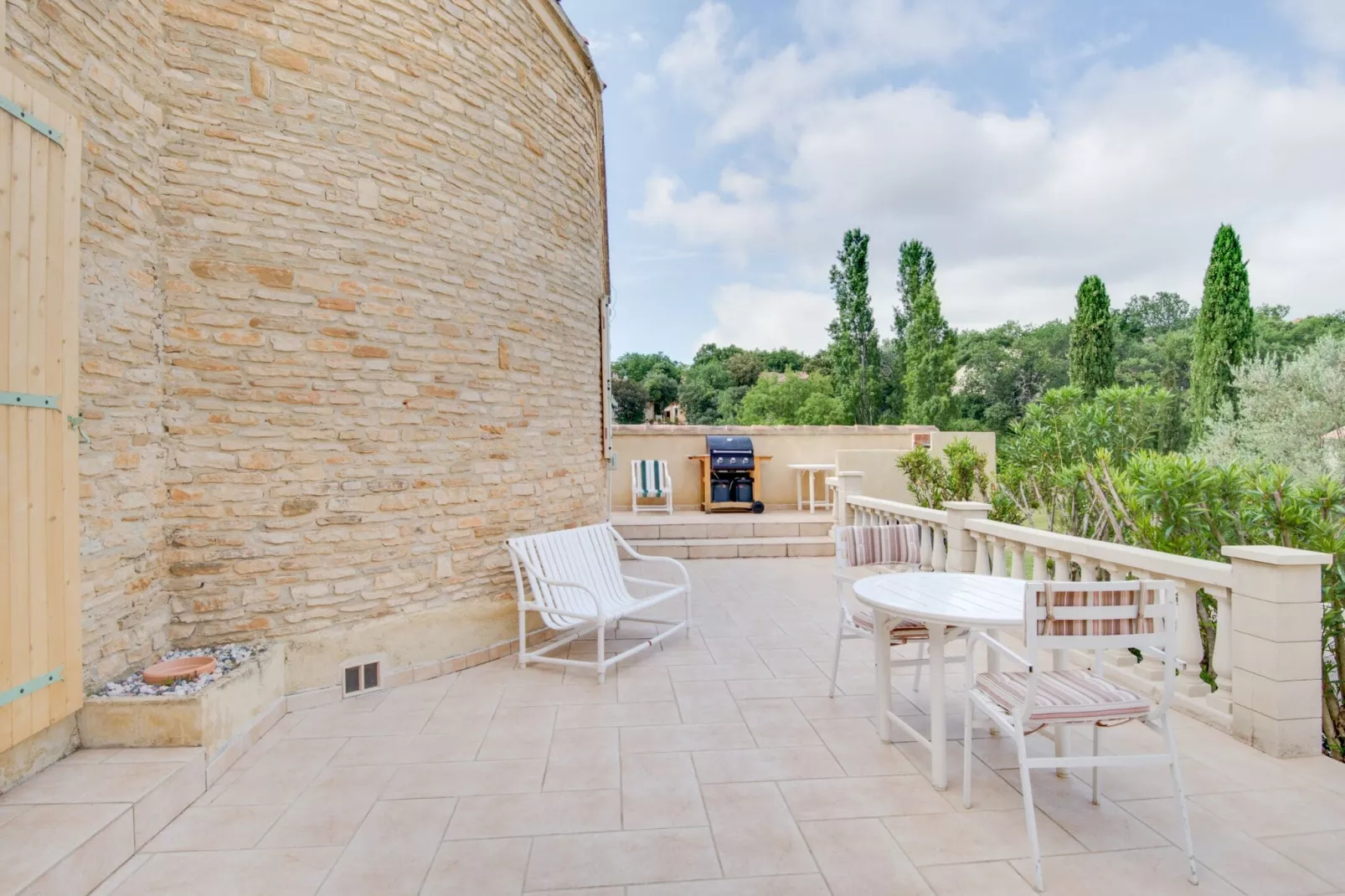 Maison avec piscine-Terrasbalkon