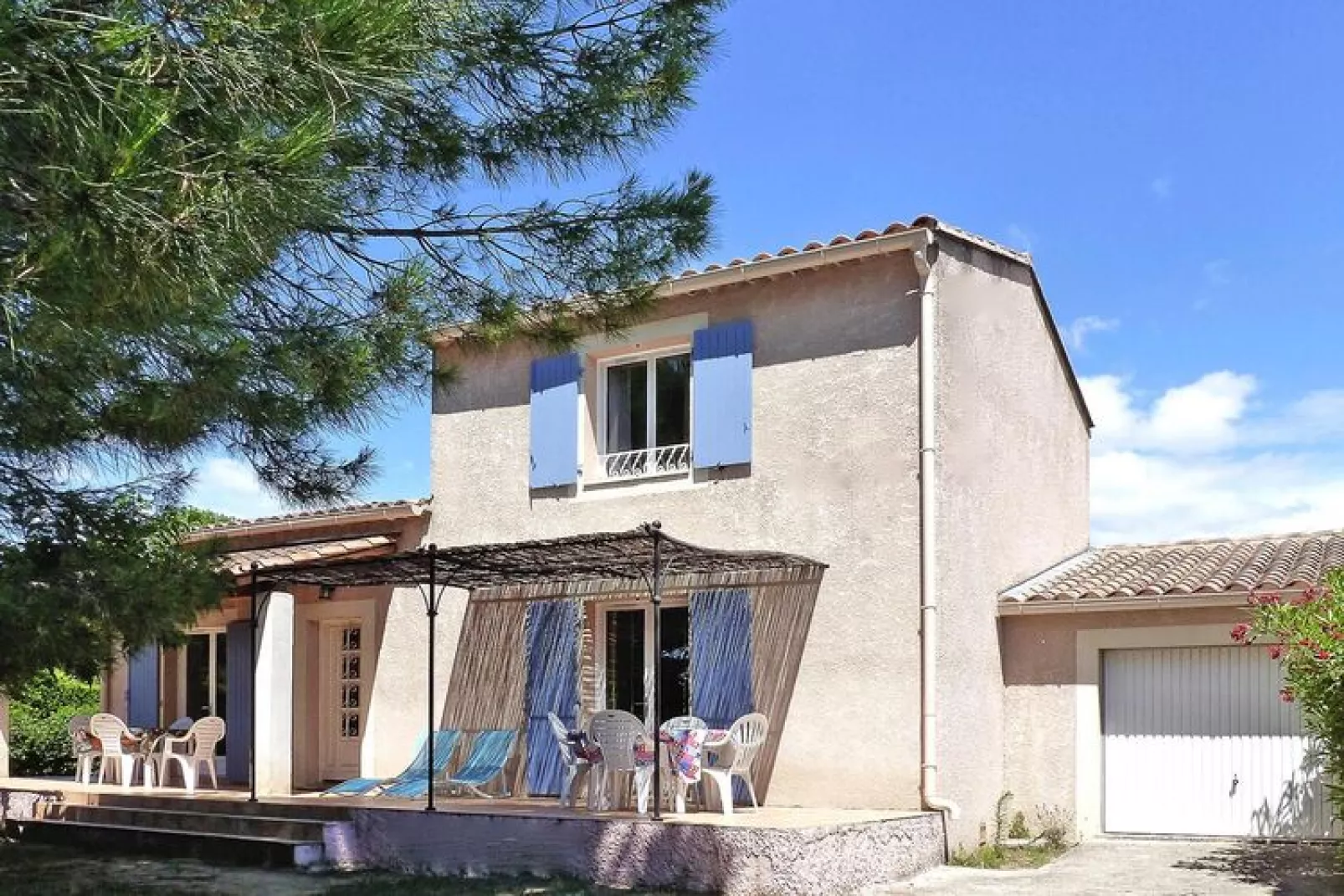 Ferienhaus in Vaison-la-Romaine-Buitenkant zomer