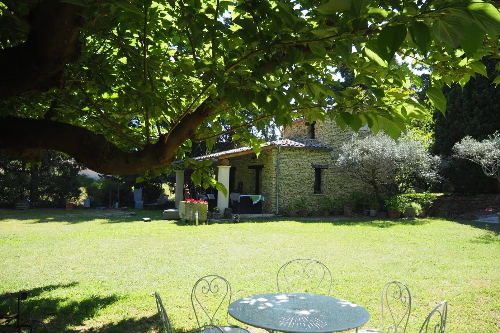 Ferienhaus in Bédarrides-Tuinen zomer