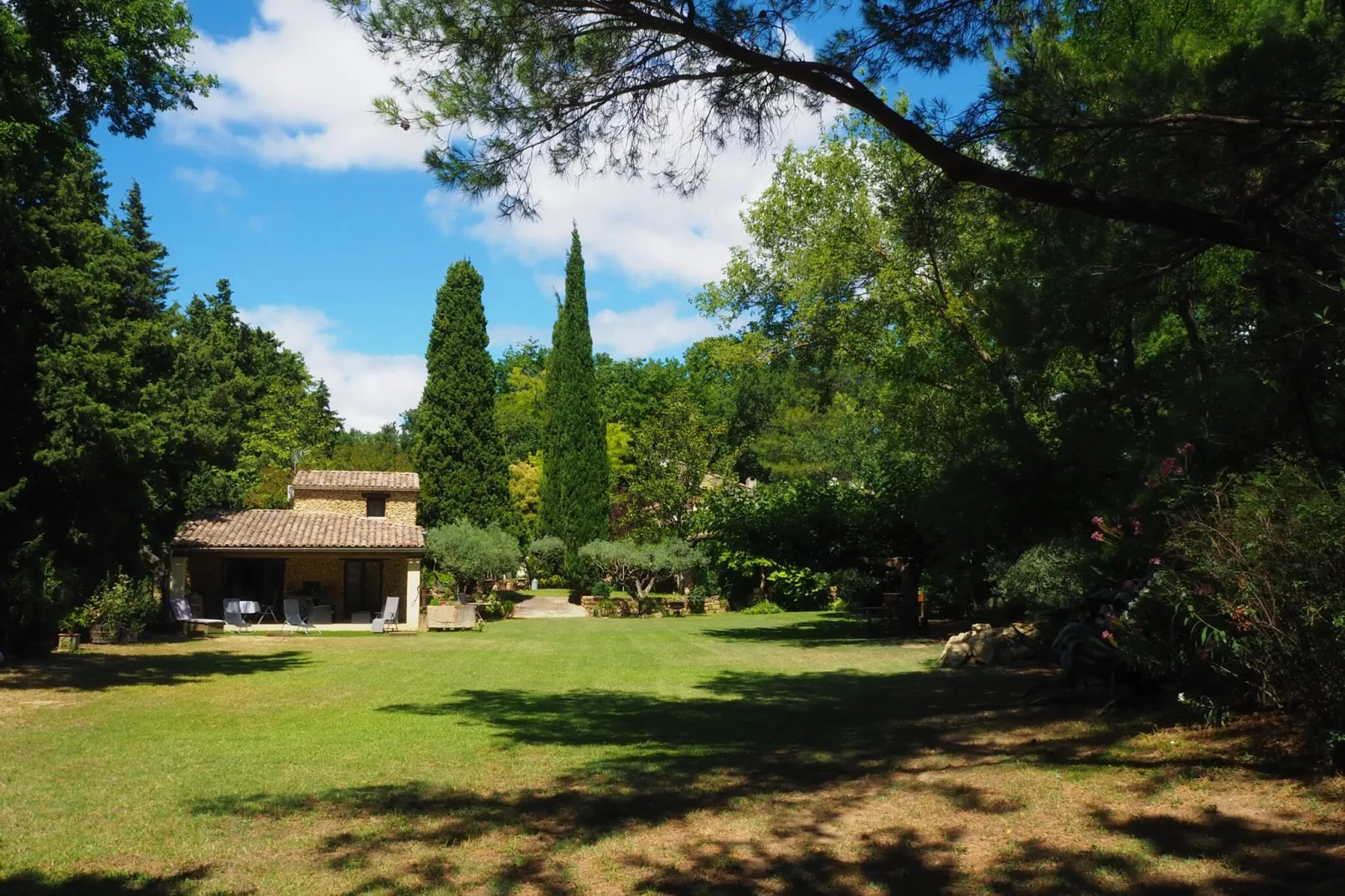 Ferienhaus in Bédarrides-Tuinen zomer