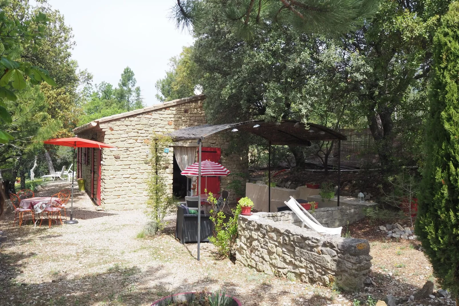 Ferienhaus in Bédoin-Buitenkant zomer