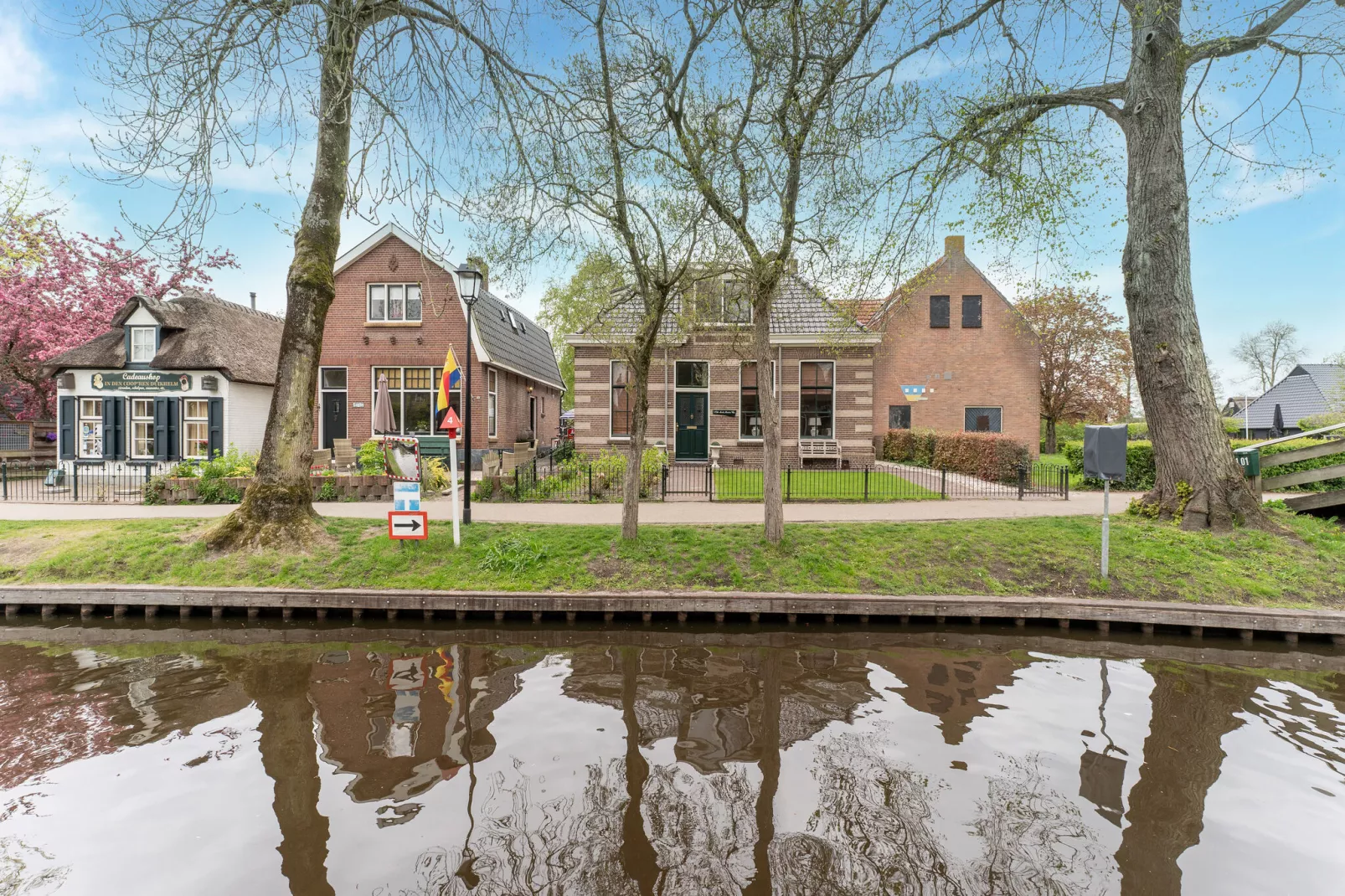 Logies Paal 4 Giethoorn-Gebieden zomer 5km