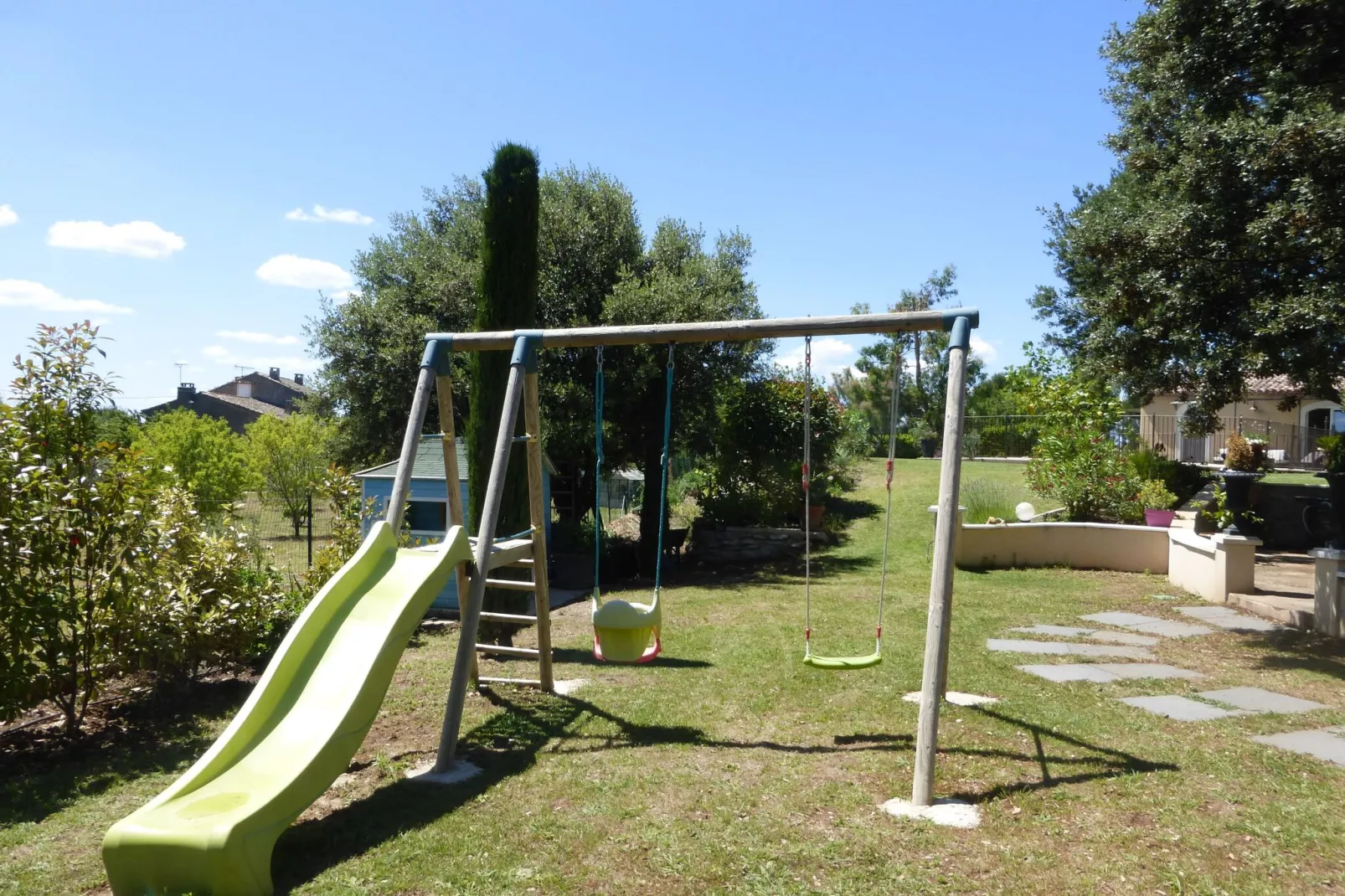 Ferienhaus in L'Isle-sur-la-Sorgue-Tuinen zomer