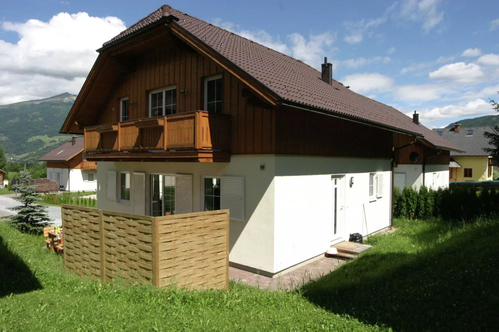 Chalet an der Piste-Buitenkant zomer