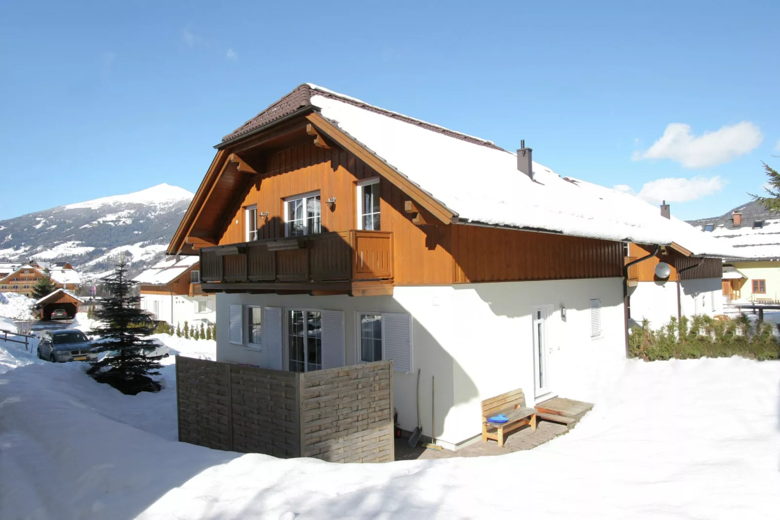 Chalet an der Piste-Exterieur winter