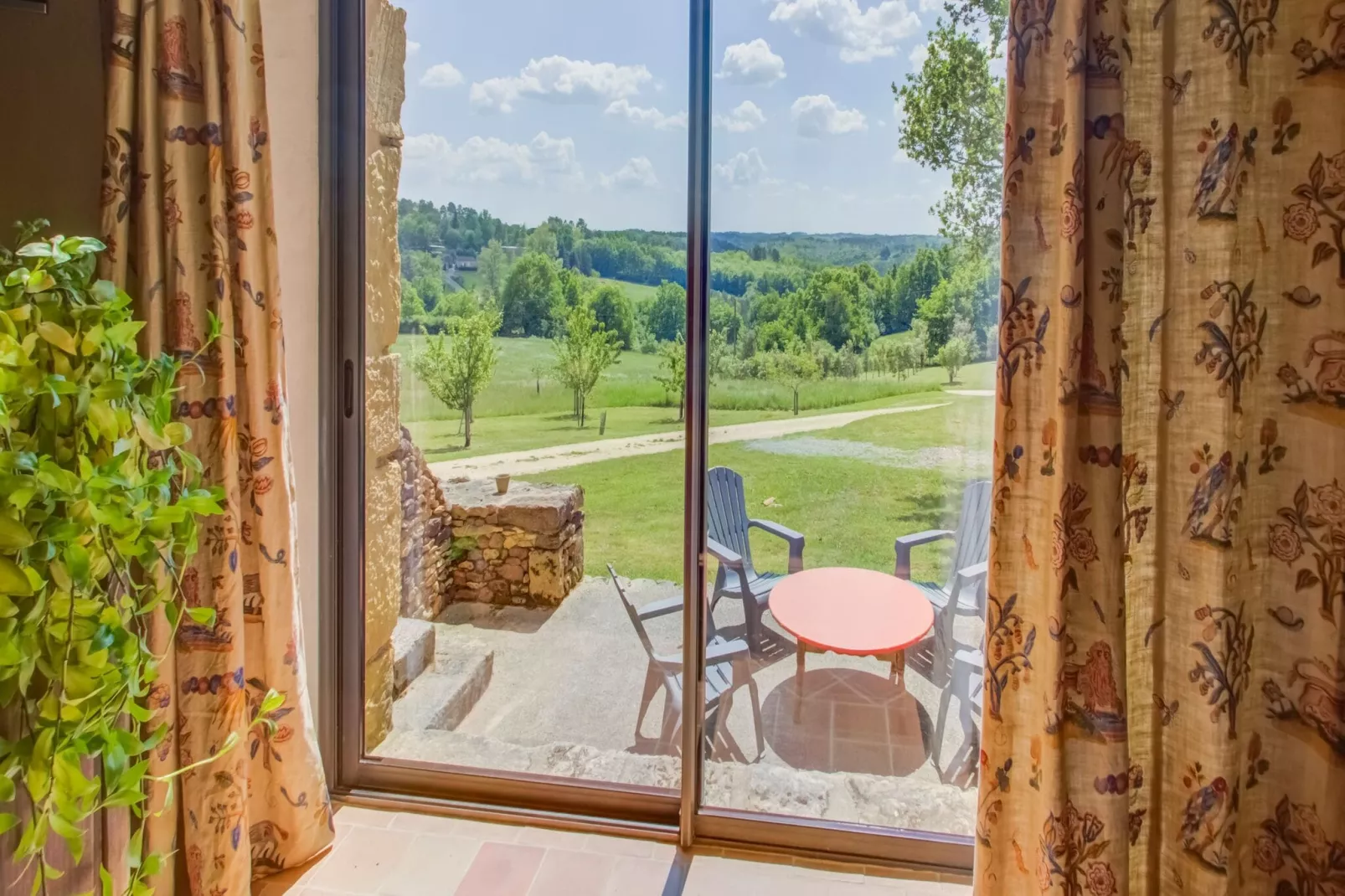 Maison au calme à Mazeyrolles-Terrasbalkon