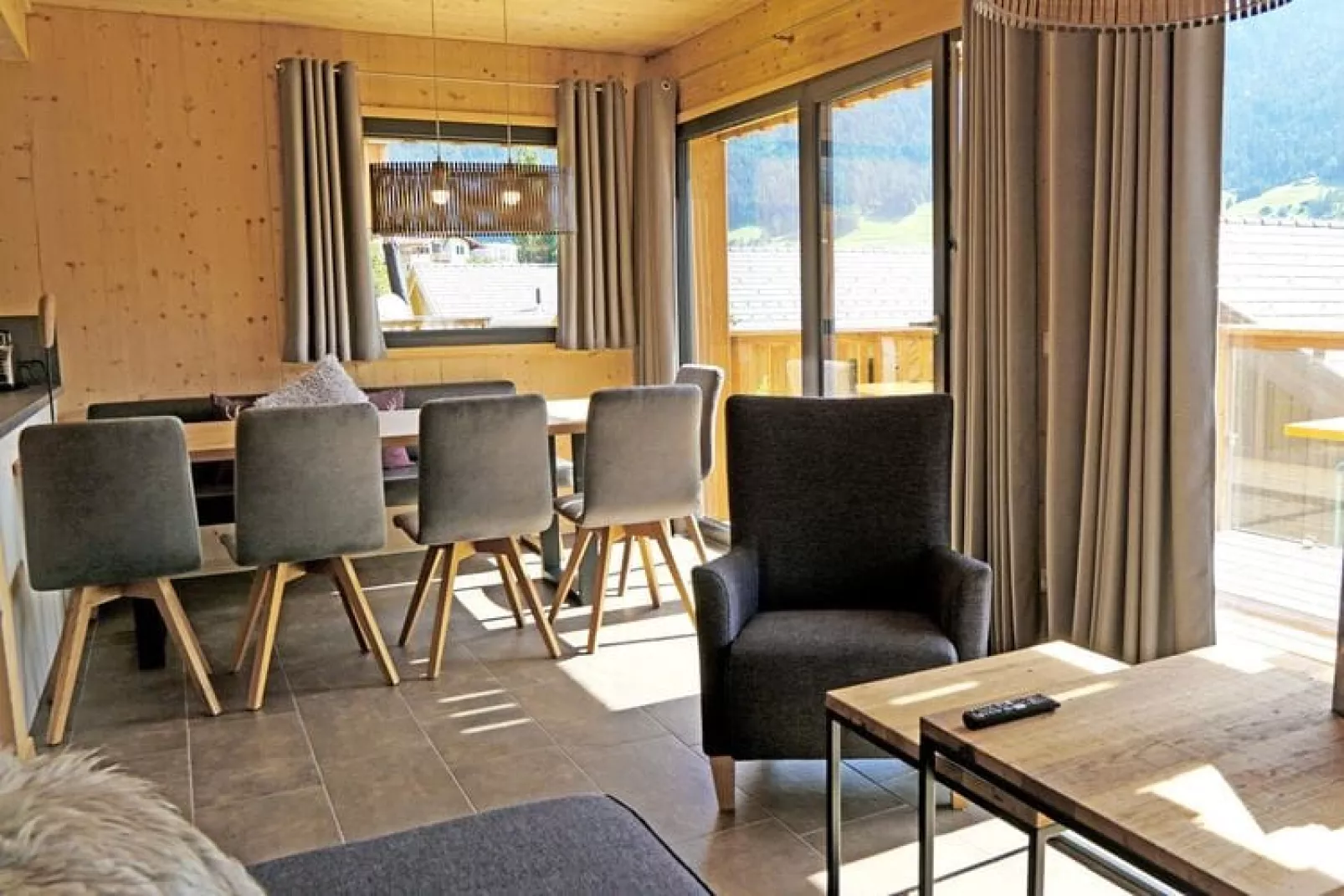 Chalets Bergeralm, Steinach am Brenner-Wellness Chalet-Woonkamer