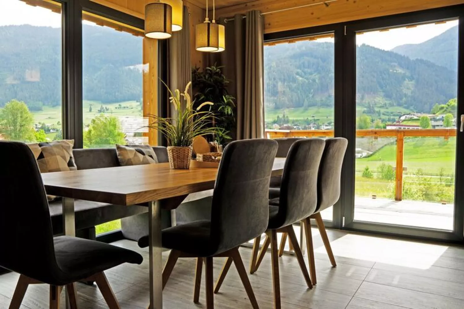 Chalets Bergeralm, Steinach am Brenner-Wellness Chalet-Woonkamer