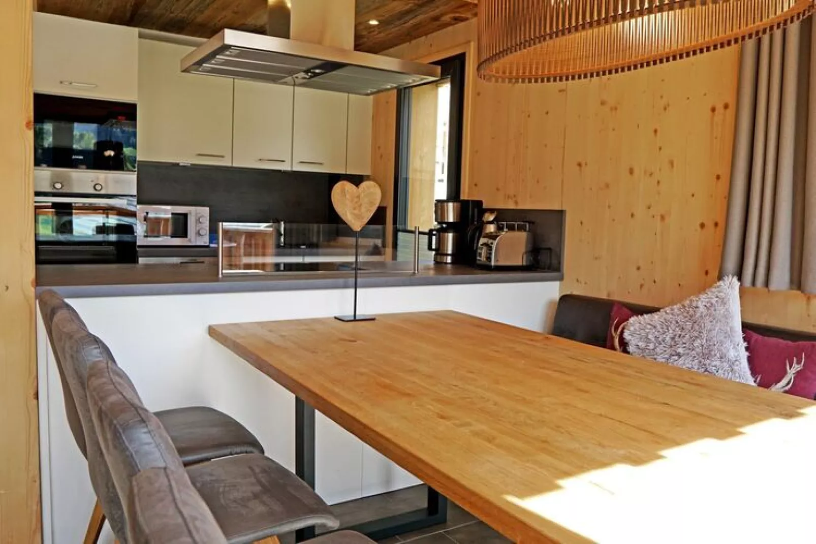 Chalets Bergeralm, Steinach am Brenner-Wellness Chalet-Keuken