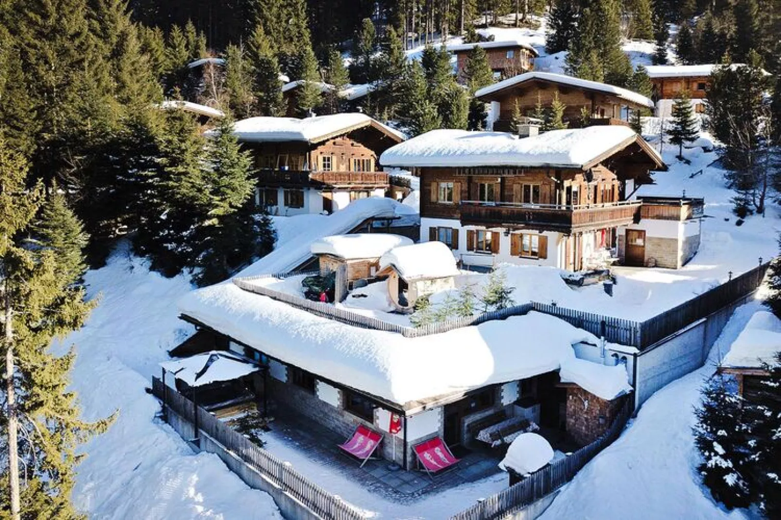 Thaler Hütte - Platzhirsch-Buitenkant zomer