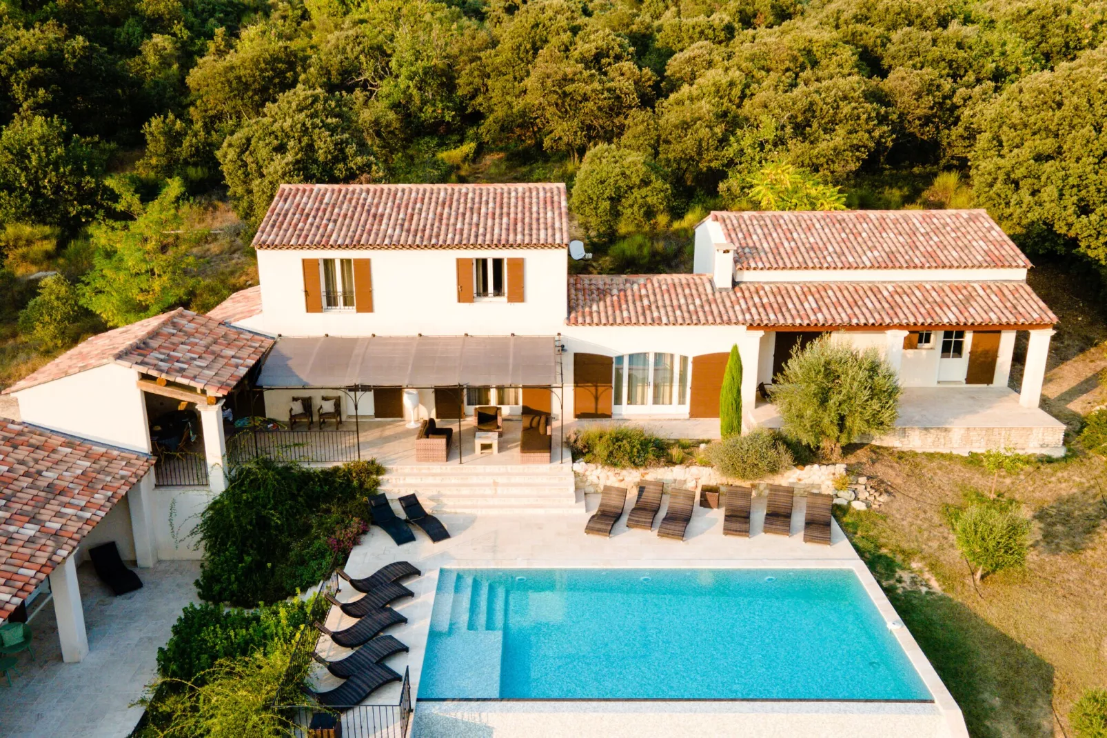 La Colline de Rêve plus 4 gîtes-Uitzicht zomer