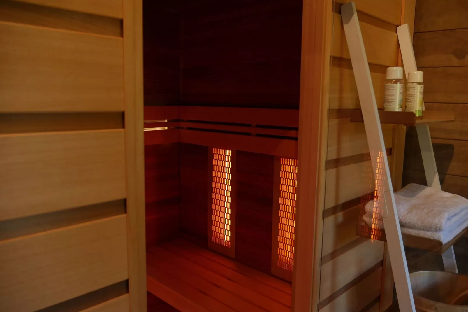Magnifique maison de vacances avec sauna et Bains à remous située à Fillot-Wellness