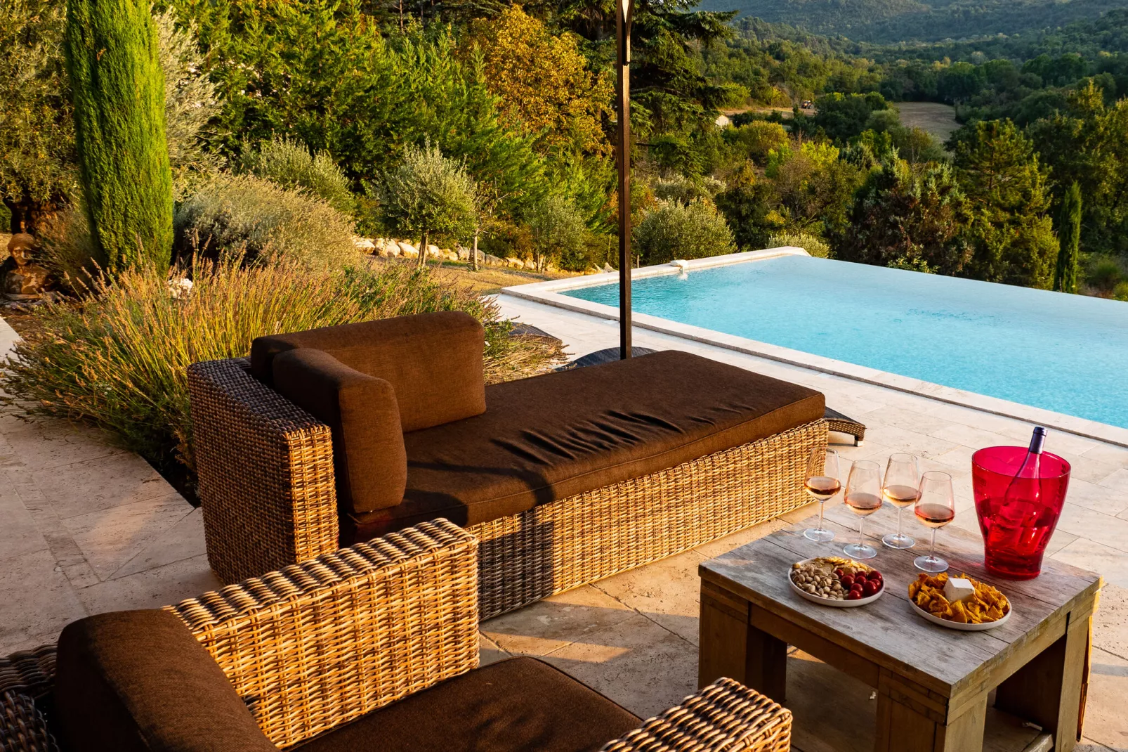 La Colline de Rêve plus 4 gîtes-Terrasbalkon