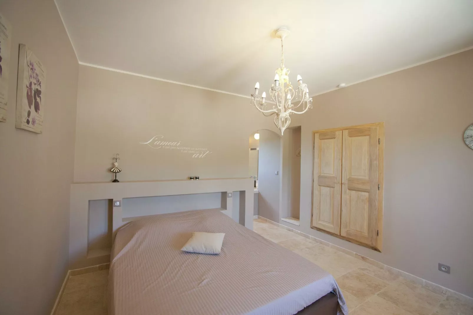 La Colline de Rêve plus 4 gîtes-Slaapkamer