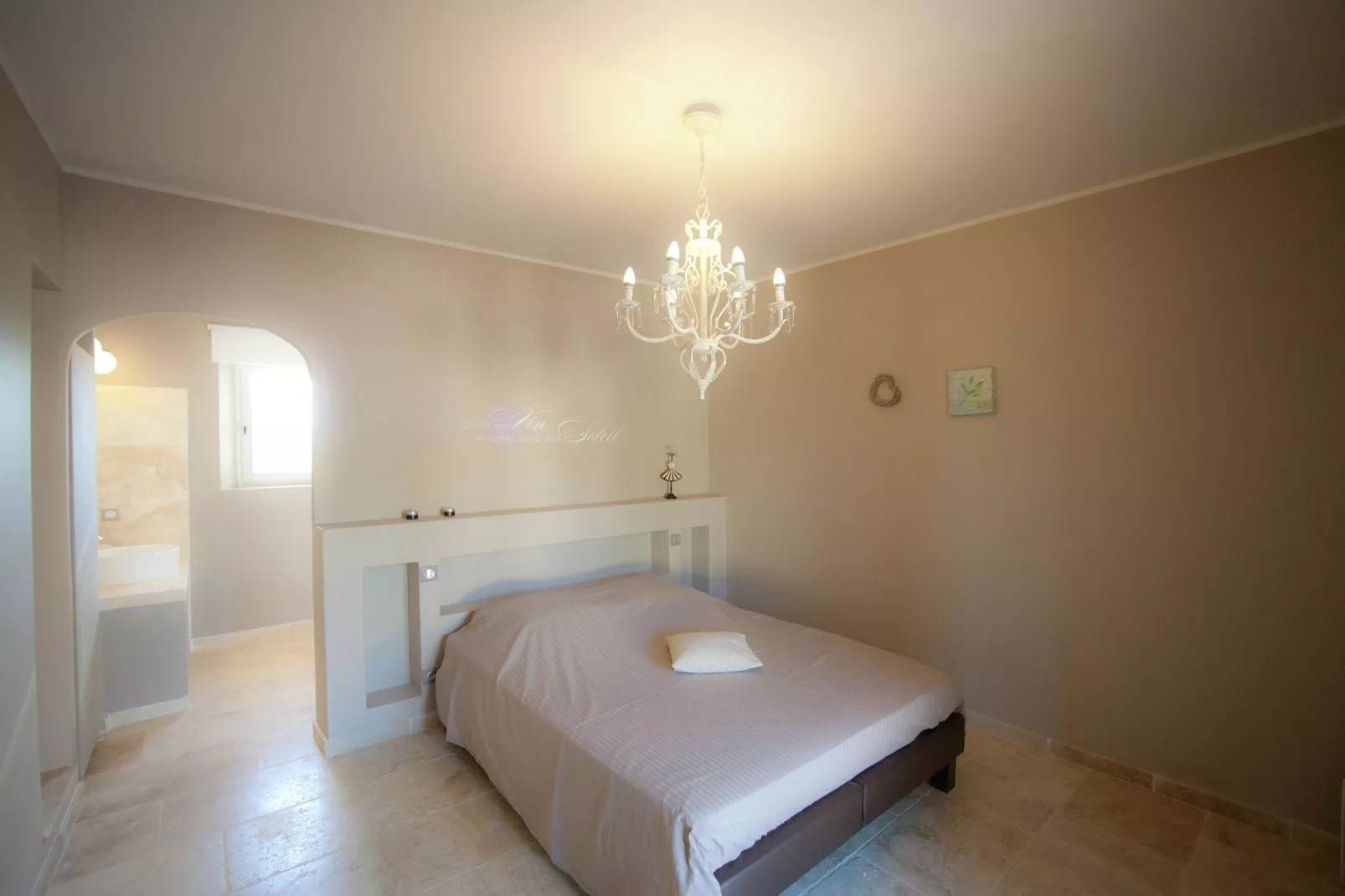 La Colline de Rêve plus 4 gîtes-Slaapkamer