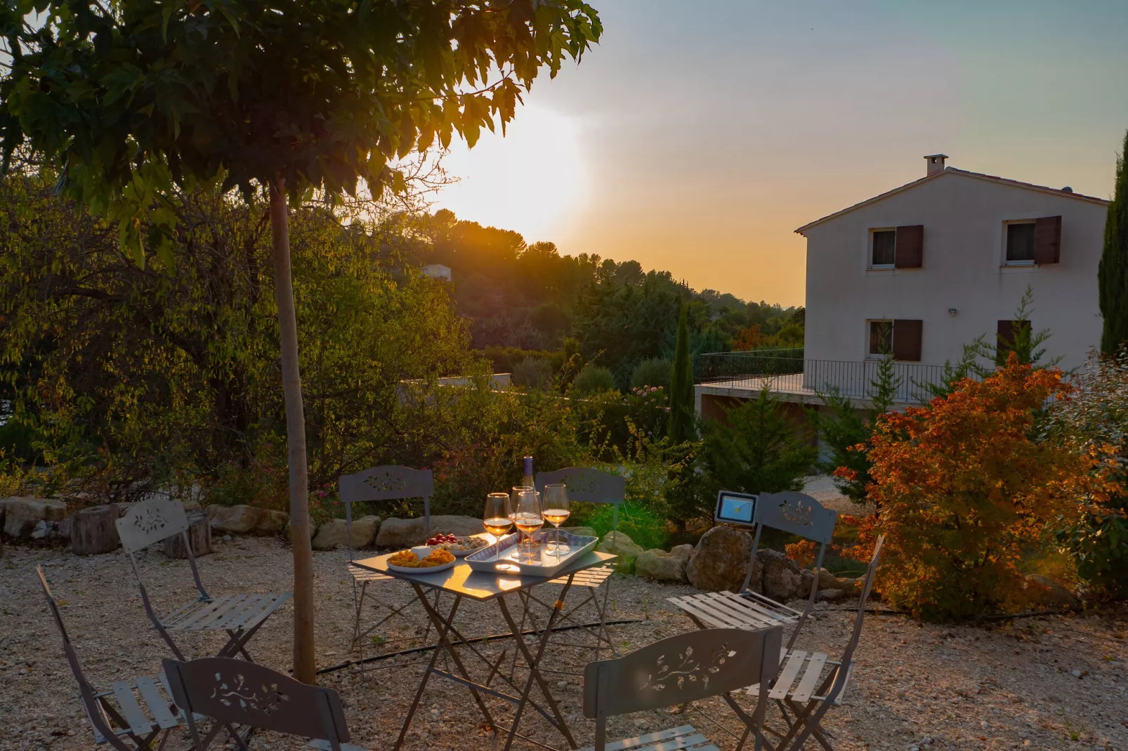 La Colline de Rêve plus 4 gîtes-Tuinen zomer